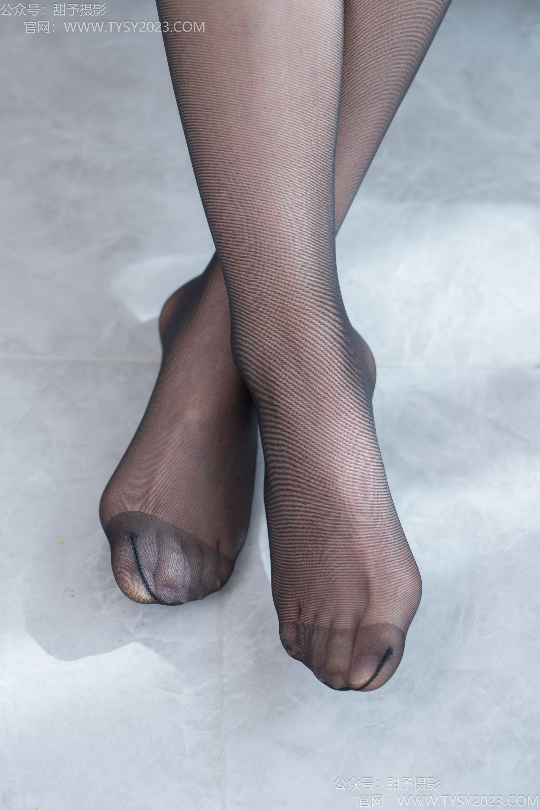 甜予摄影 No.195 贝壳 -皮鞋、薄黑丝、裸足、足印剧情/(129P)