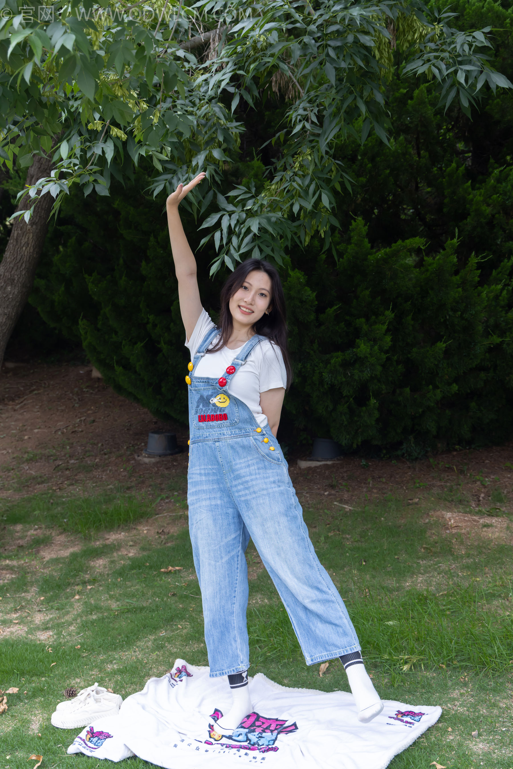 物恋传媒 No.2407 奶糖 - 帆布鞋、自然穿脏白棉袜、裸足/(160P)