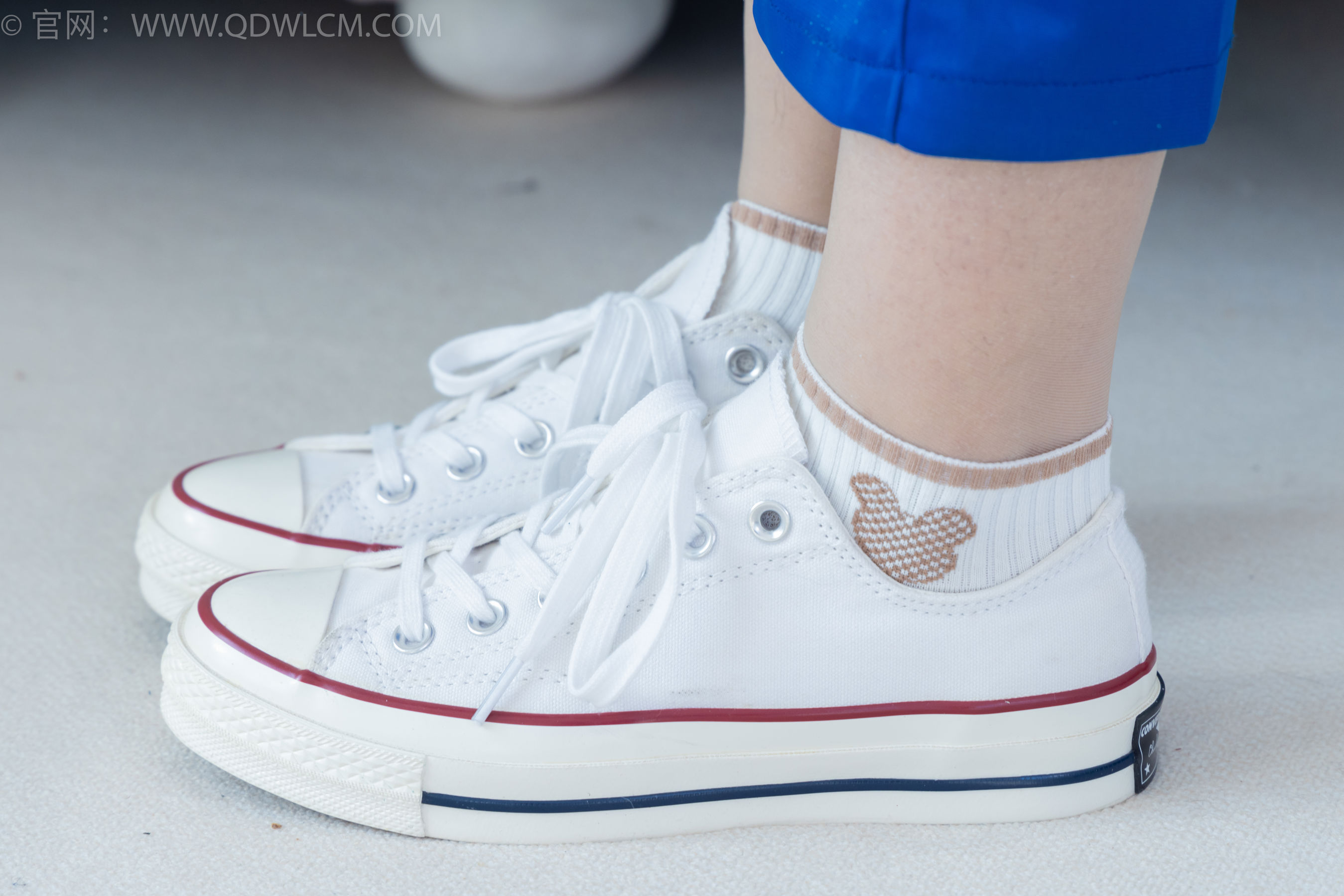 物恋传媒 No.2406 橙橙 - 帆布鞋、白棉袜、薄肉丝、校服裤里丝/(170P)