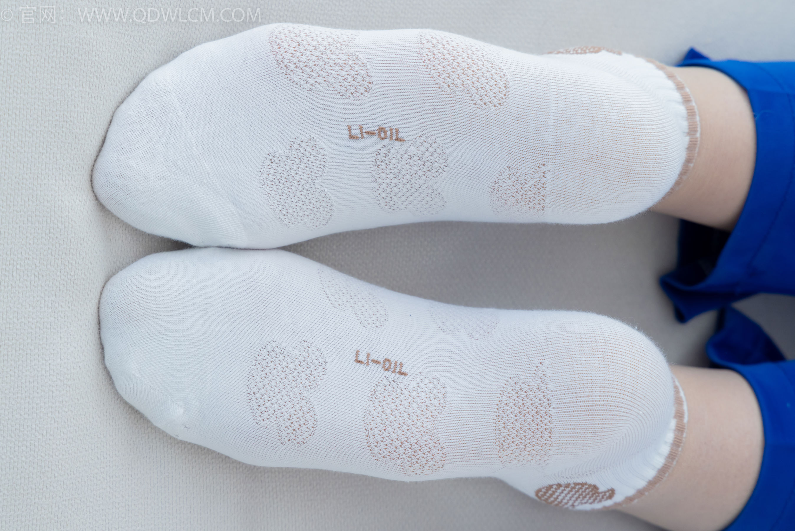 物恋传媒 No.2406 橙橙 - 帆布鞋、白棉袜、薄肉丝、校服裤里丝/(170P)