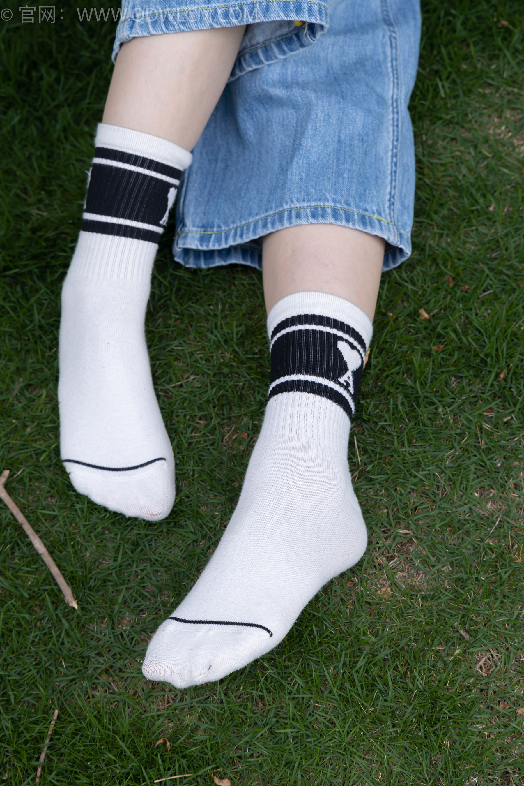 物恋传媒 No.2407 奶糖 - 帆布鞋、自然穿脏白棉袜、裸足/(160P)