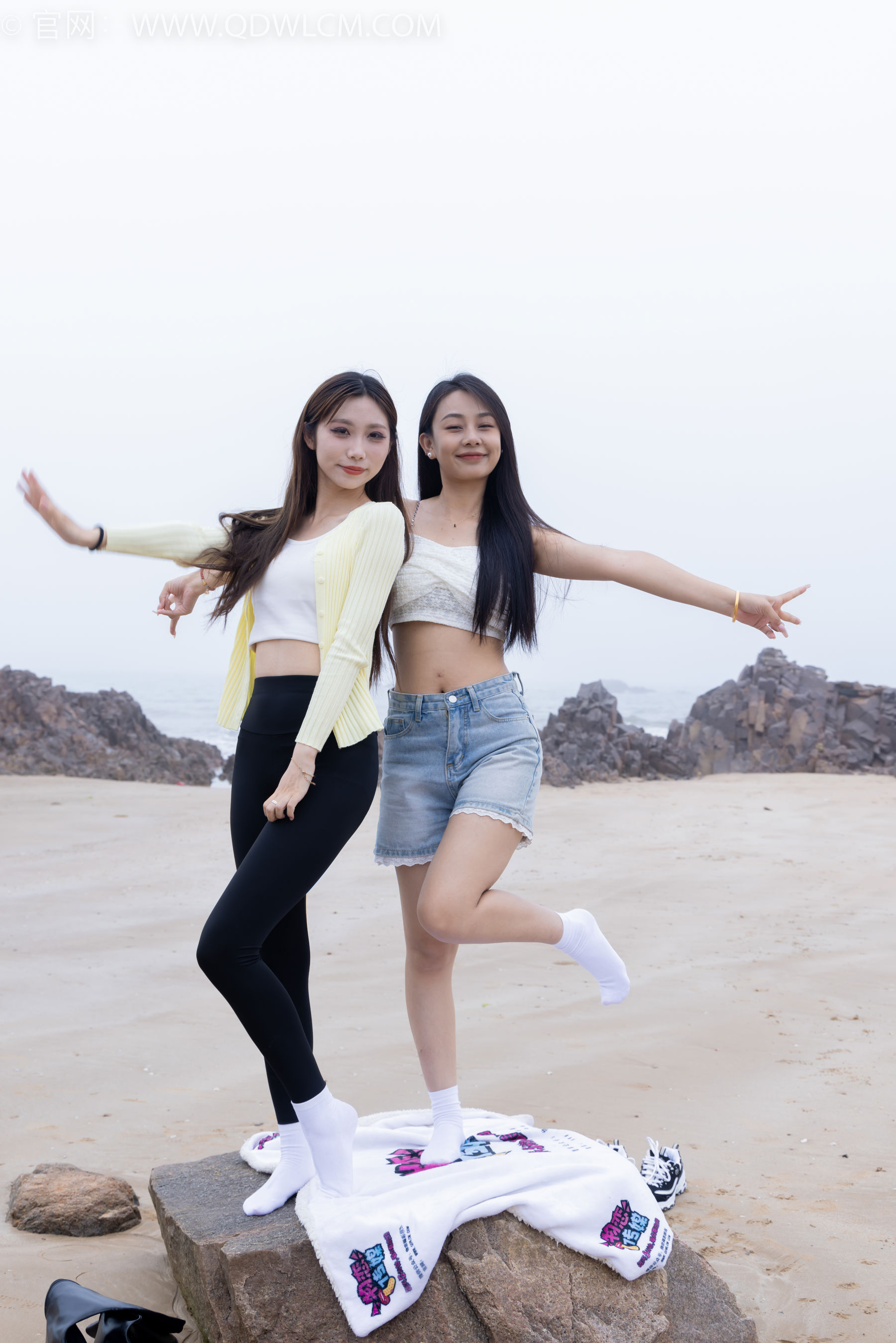 物恋传媒 No.2405 岚岚泡泡 - 长靴、运动鞋、白棉袜/(170P)