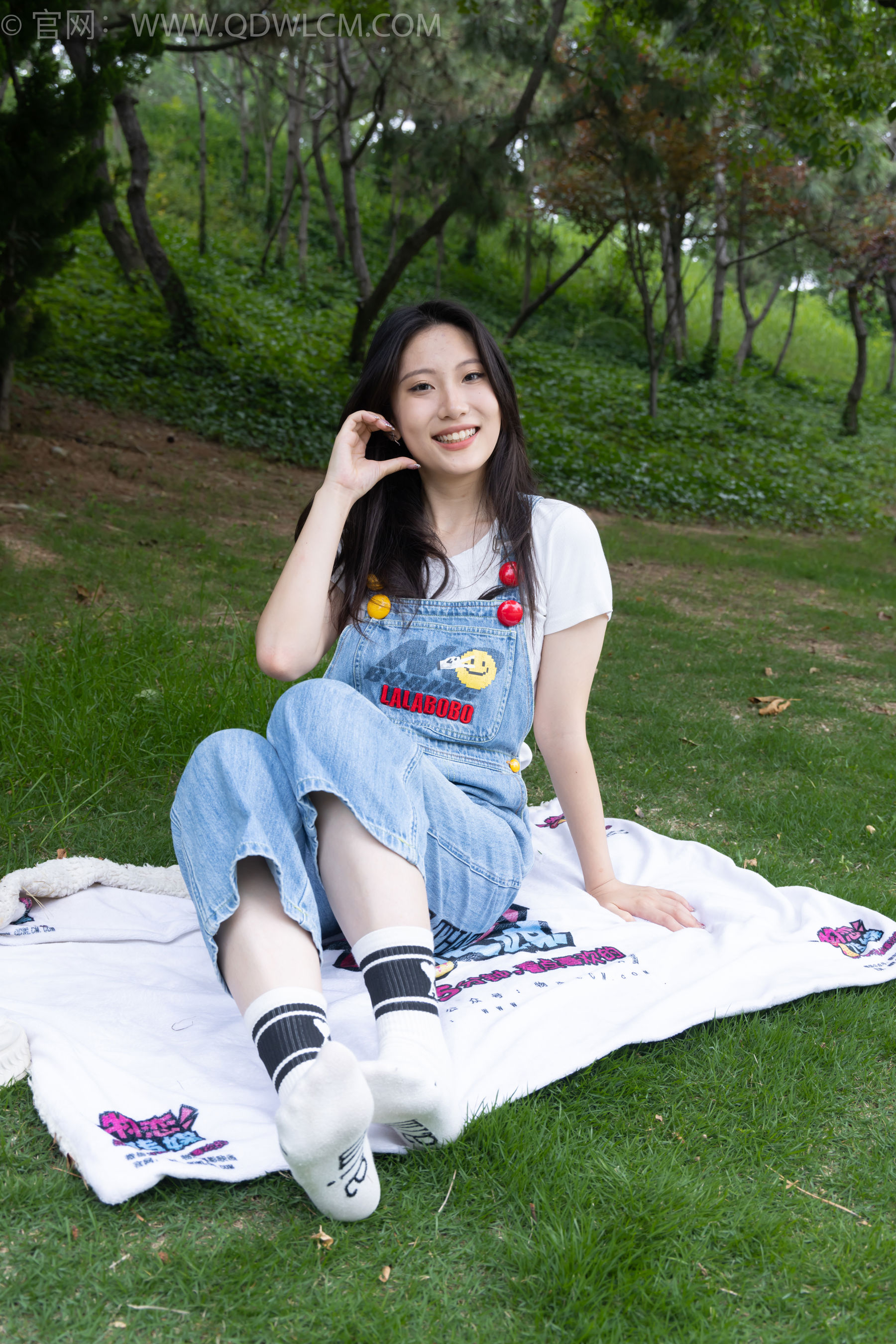 物恋传媒 No.2407 奶糖 - 帆布鞋、自然穿脏白棉袜、裸足/(160P)