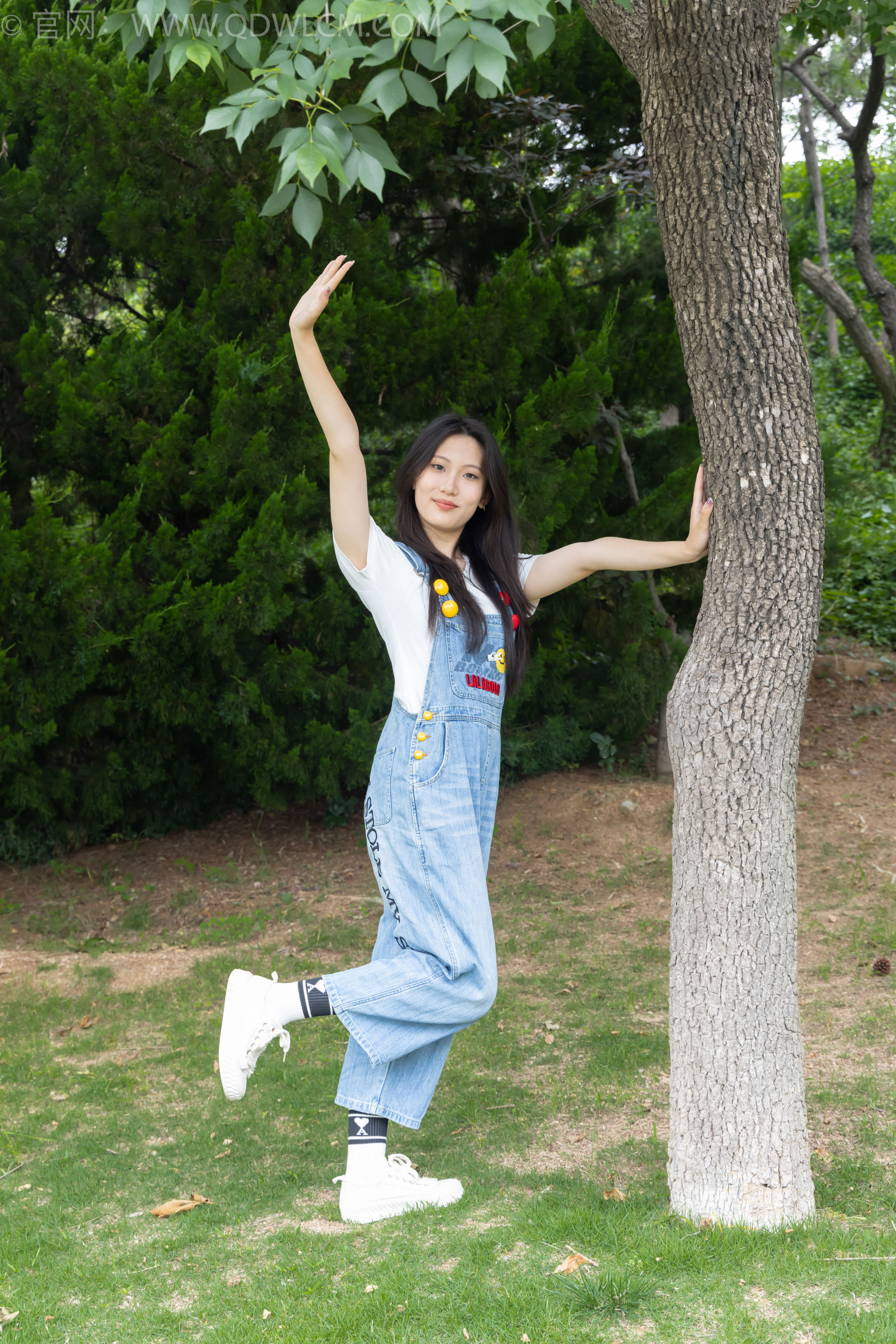 物恋传媒 No.2407 奶糖 - 帆布鞋、自然穿脏白棉袜、裸足/(160P)