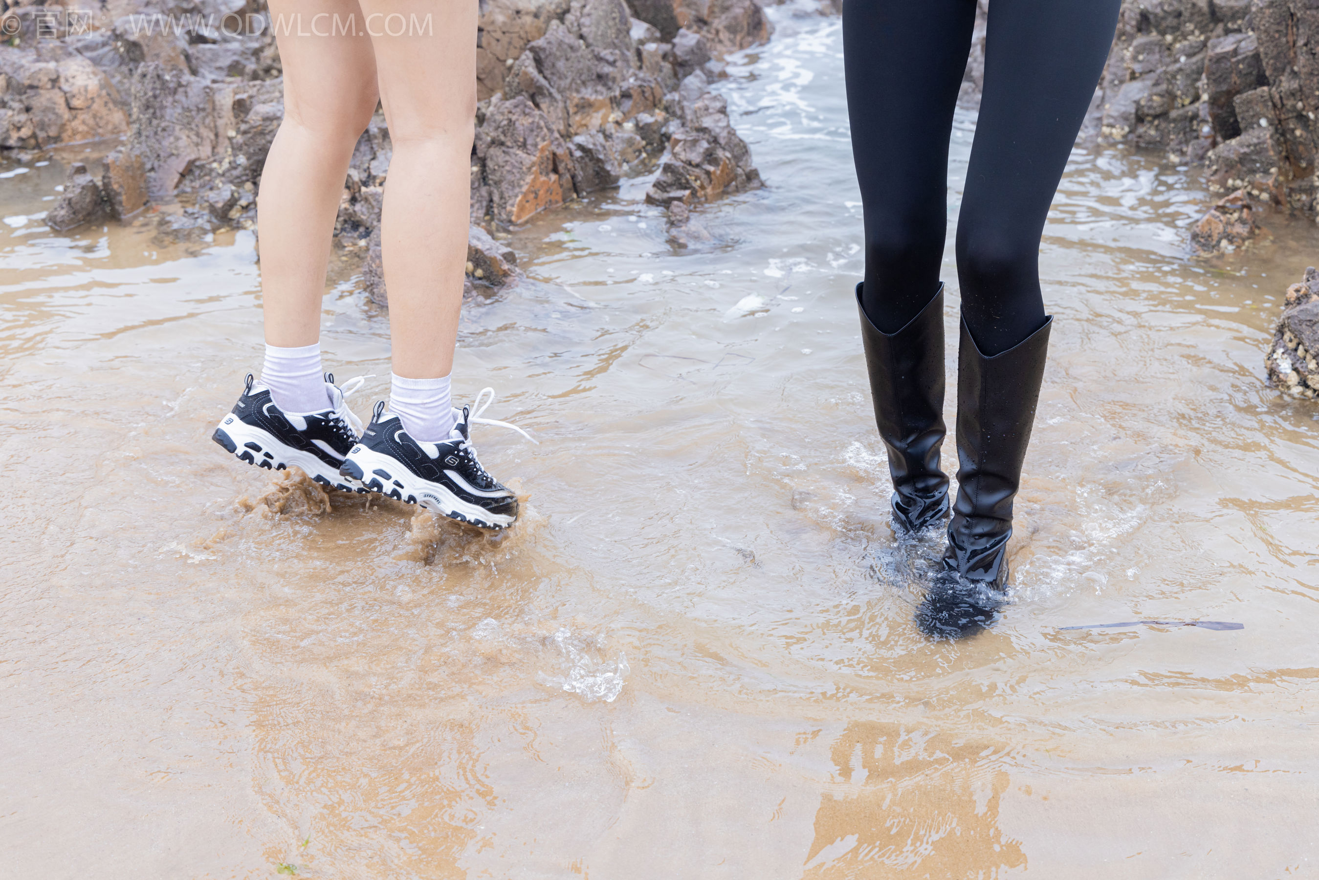 物恋传媒 No.2405 岚岚泡泡 - 长靴、运动鞋、白棉袜/(170P)