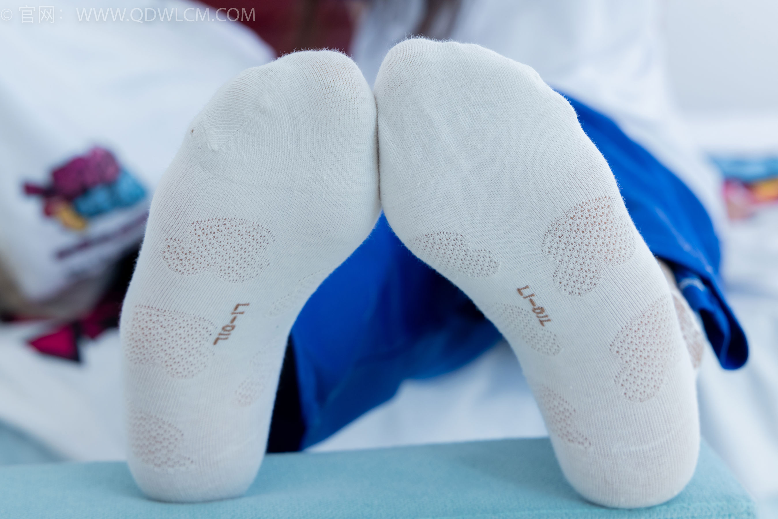 物恋传媒 No.2406 橙橙 - 帆布鞋、白棉袜、薄肉丝、校服裤里丝/(170P)