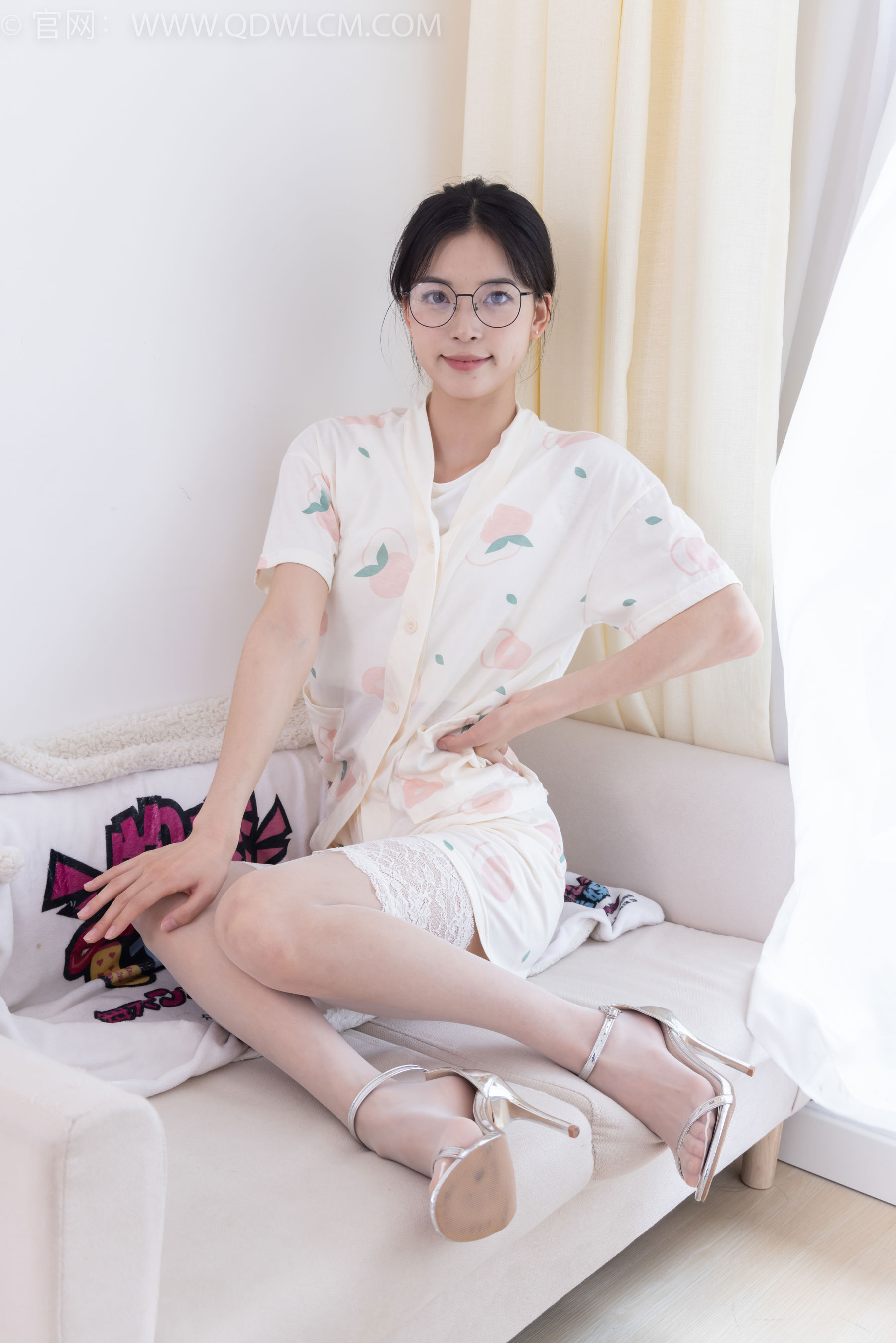 物恋传媒 No.2408 茯苓 - 高跟凉鞋、薄白丝/(160P)