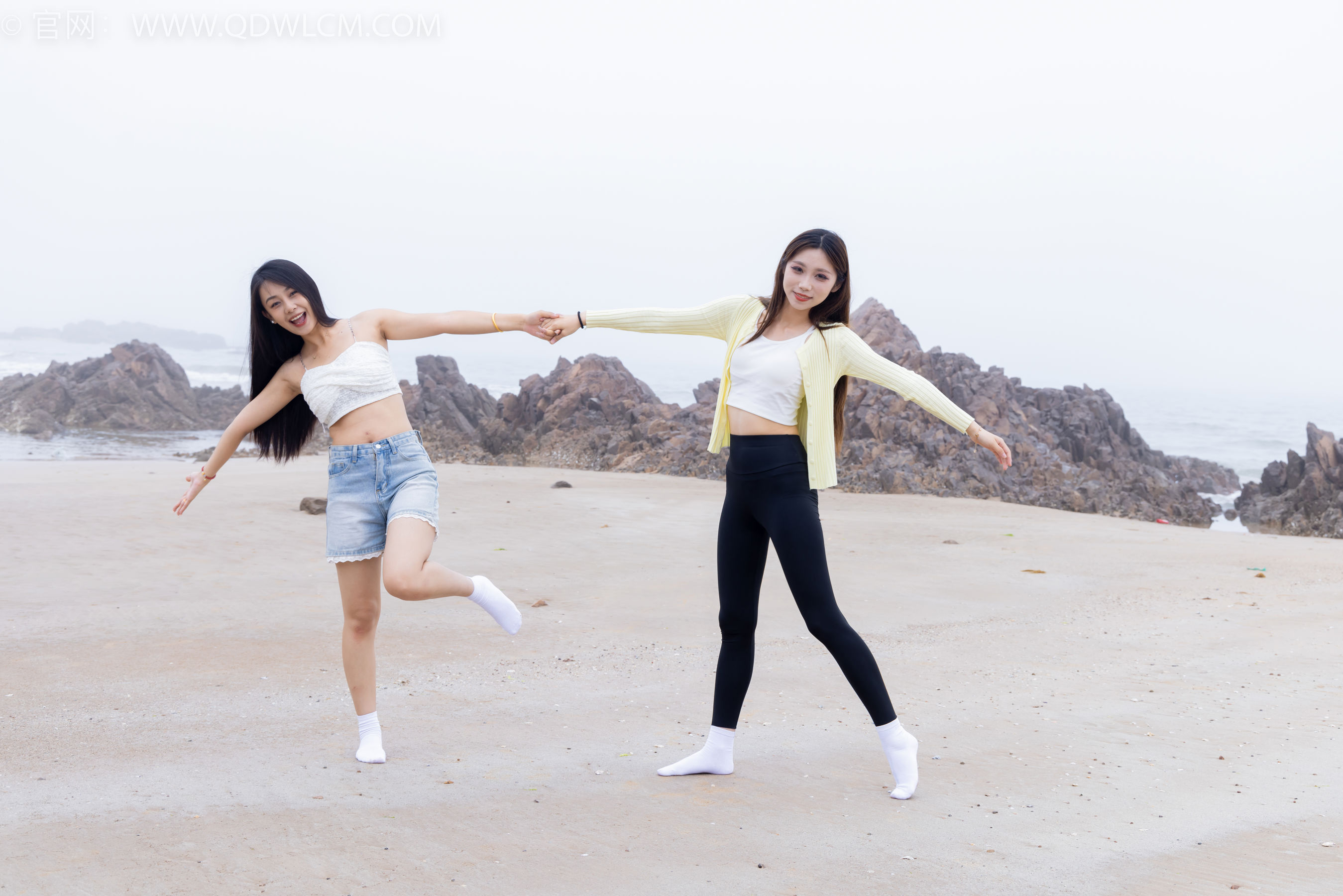 物恋传媒 No.2405 岚岚泡泡 - 长靴、运动鞋、白棉袜/(170P)