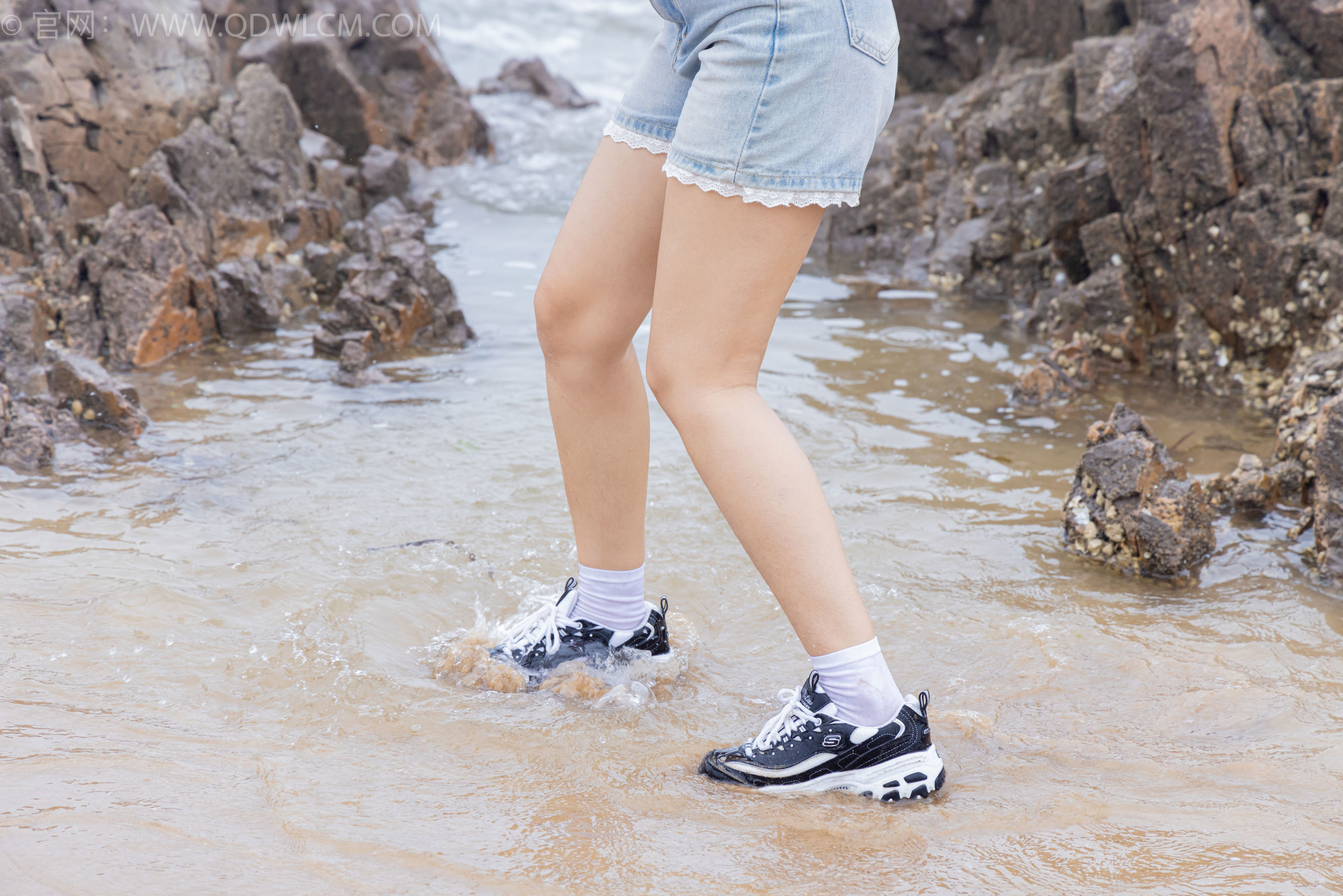 物恋传媒 No.2405 岚岚泡泡 - 长靴、运动鞋、白棉袜/(170P)