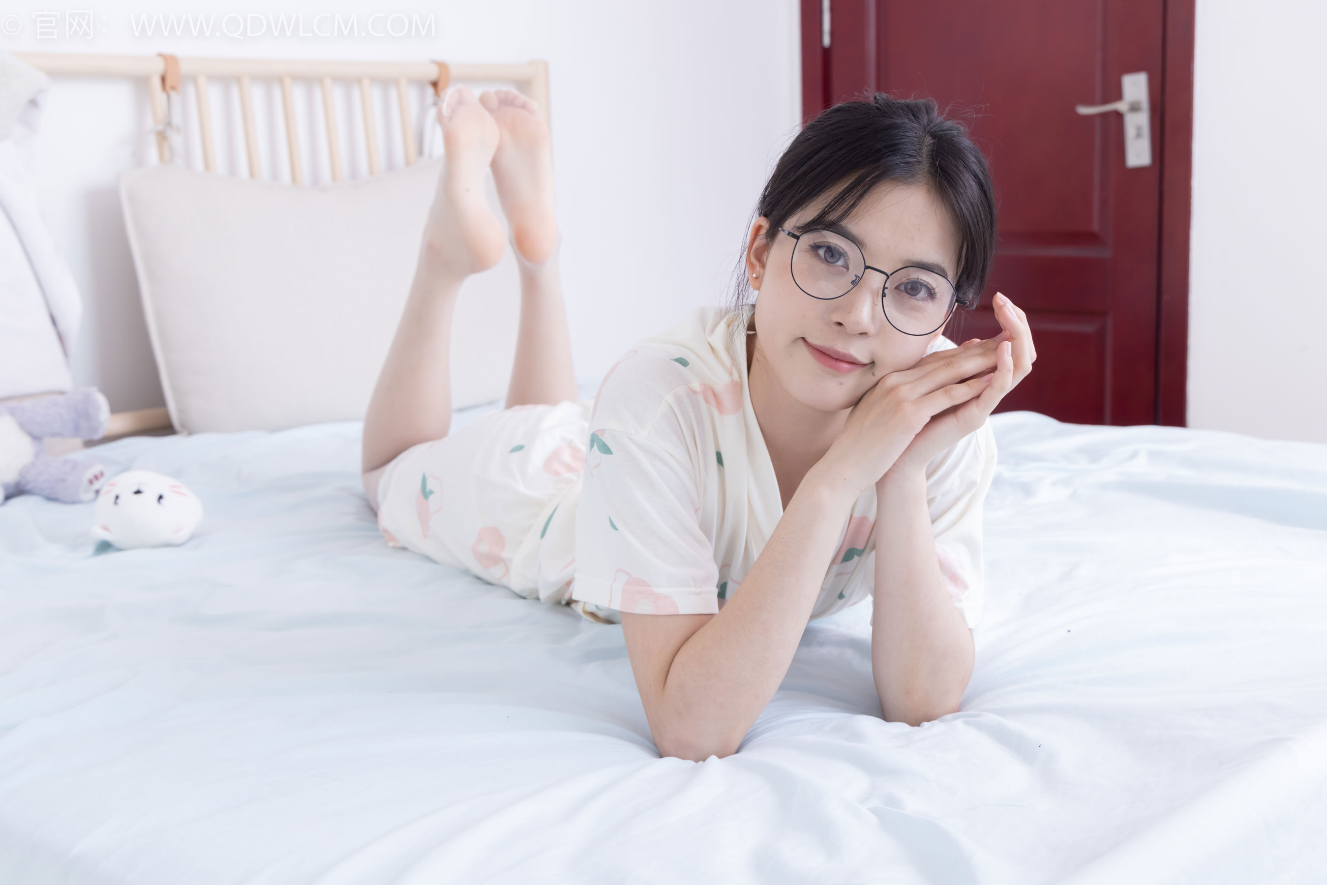 物恋传媒 No.2408 茯苓 - 高跟凉鞋、薄白丝/(160P)