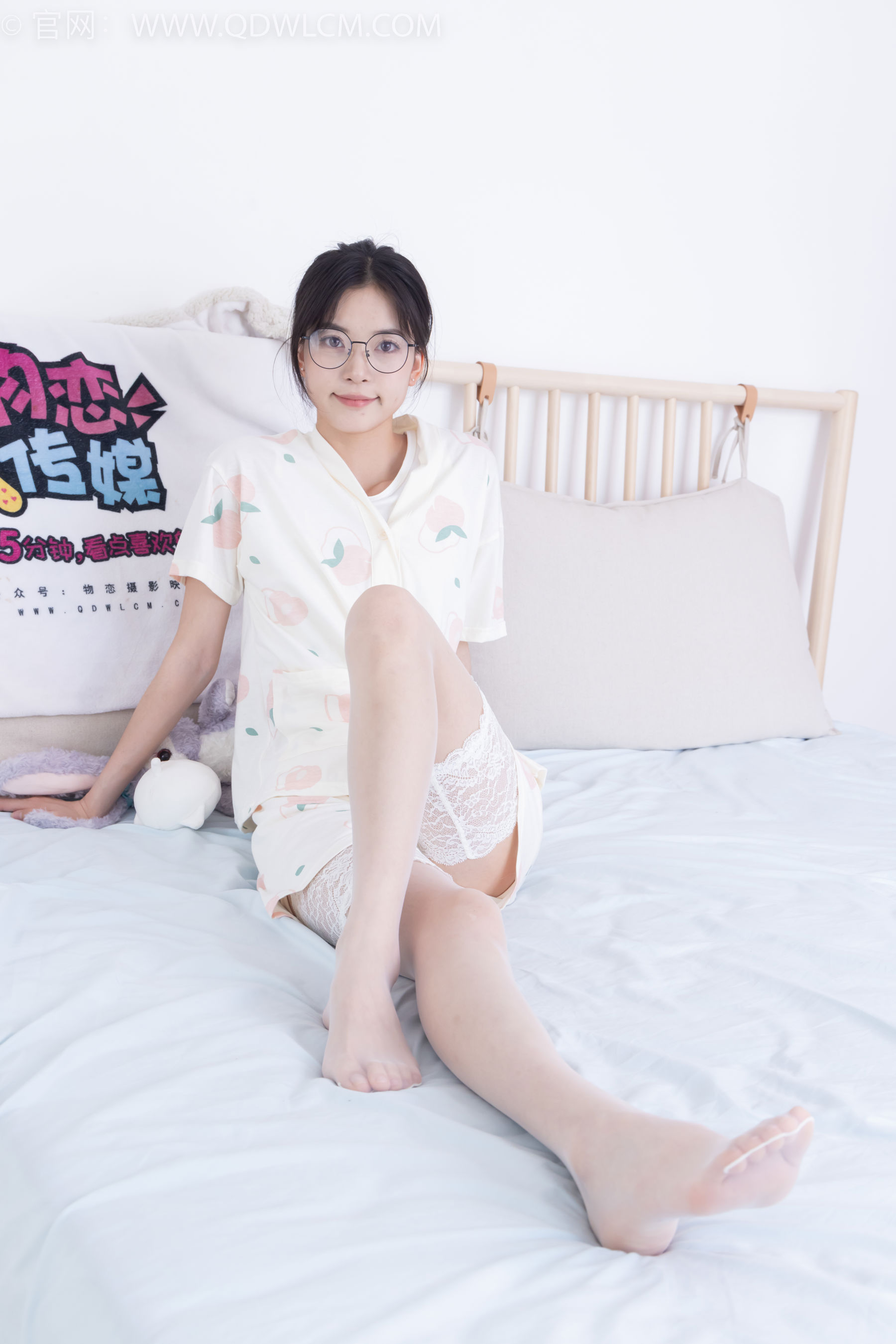 物恋传媒 No.2408 茯苓 - 高跟凉鞋、薄白丝/(160P)