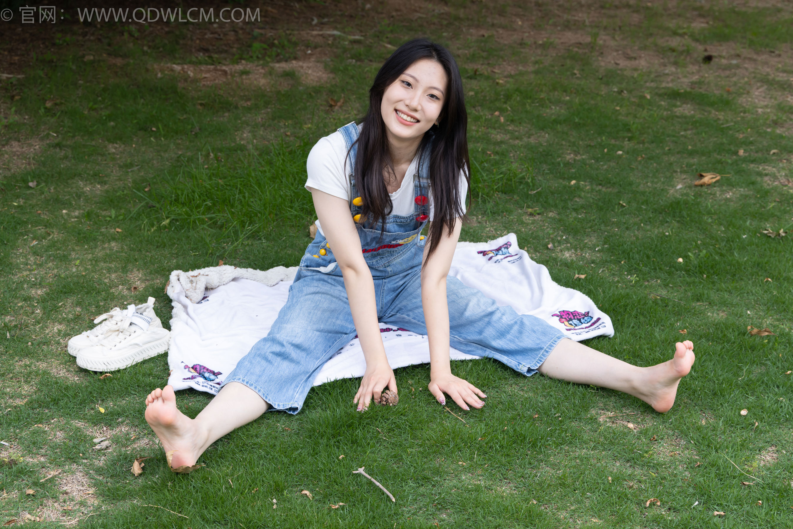 物恋传媒 No.2407 奶糖 - 帆布鞋、自然穿脏白棉袜、裸足/(160P)