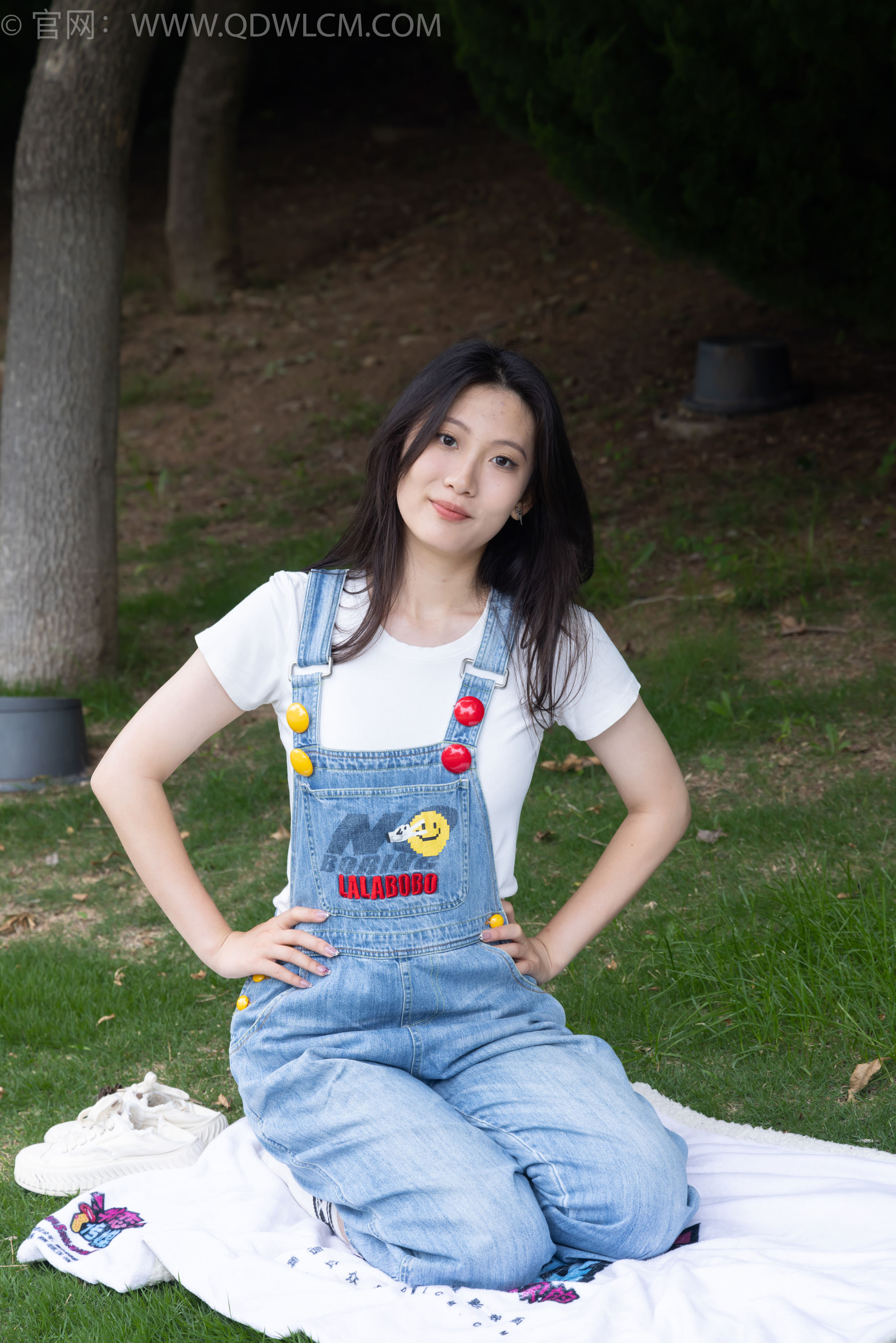 物恋传媒 No.2407 奶糖 - 帆布鞋、自然穿脏白棉袜、裸足/(160P)