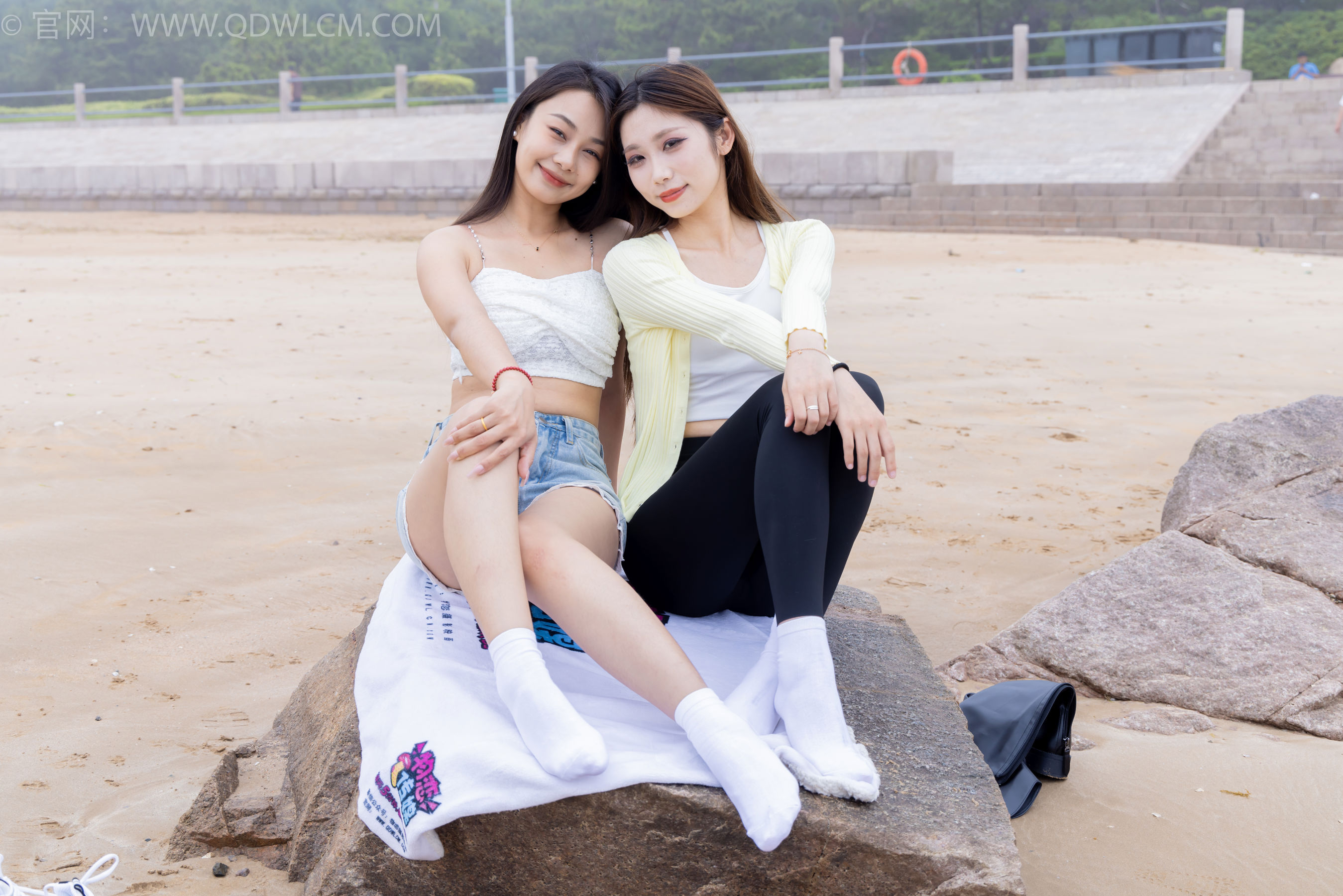 物恋传媒 No.2405 岚岚泡泡 - 长靴、运动鞋、白棉袜/(170P)