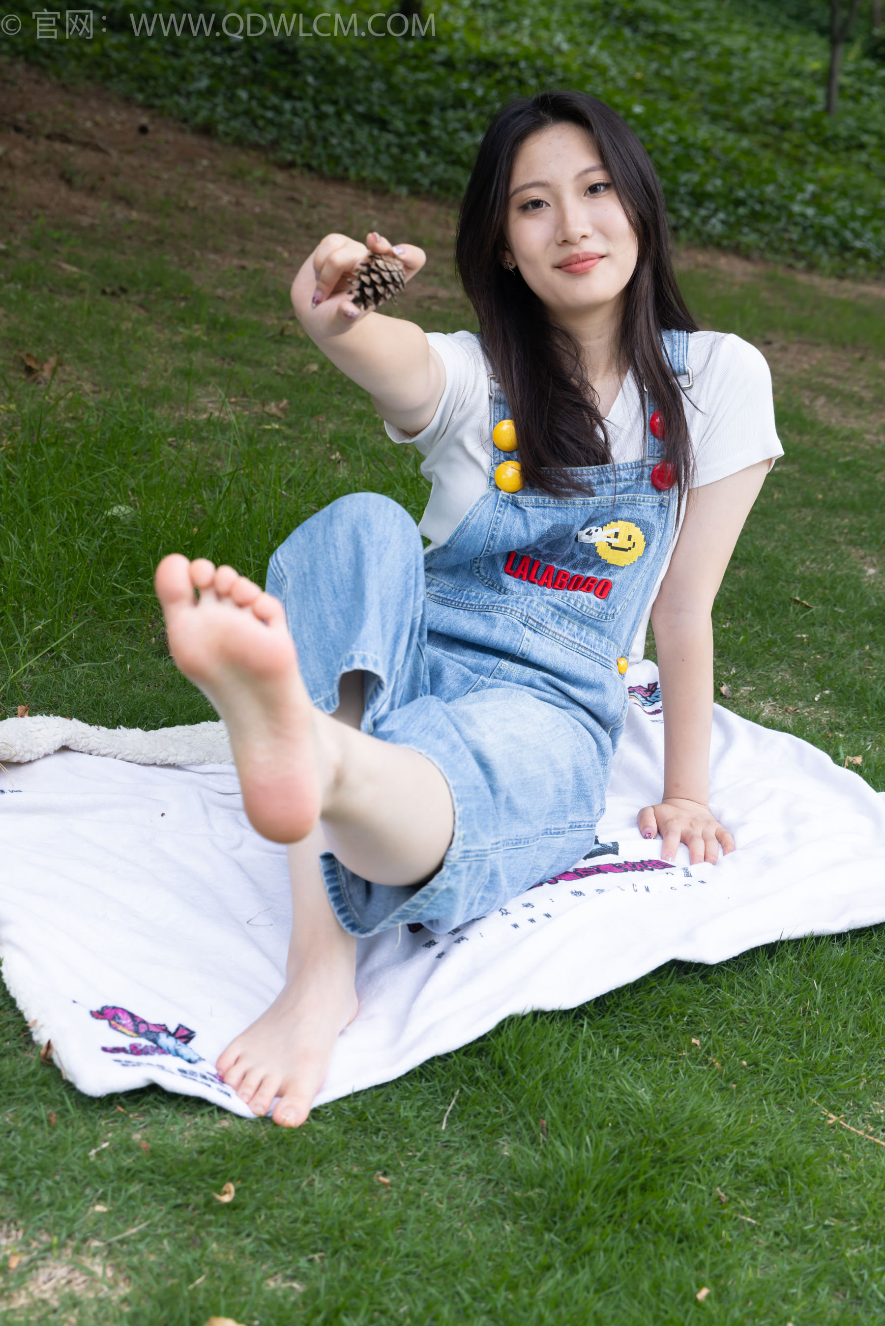 物恋传媒 No.2407 奶糖 - 帆布鞋、自然穿脏白棉袜、裸足/(160P)