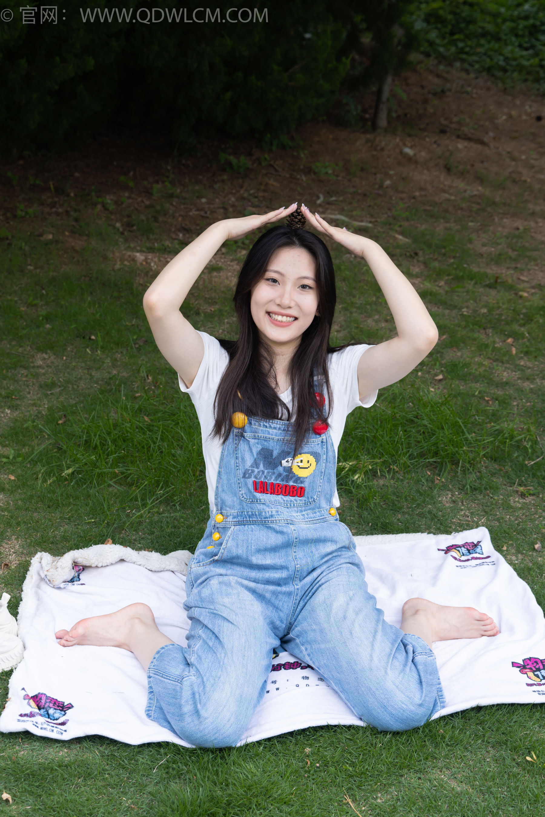 物恋传媒 No.2407 奶糖 - 帆布鞋、自然穿脏白棉袜、裸足/(160P)