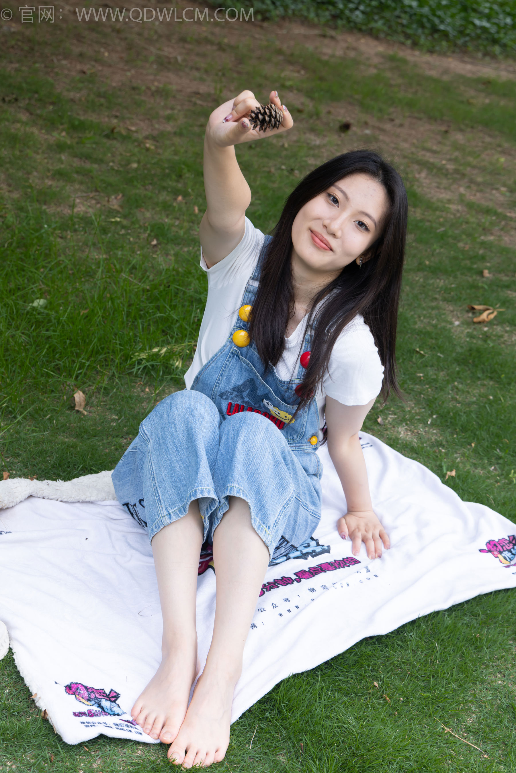 物恋传媒 No.2407 奶糖 - 帆布鞋、自然穿脏白棉袜、裸足/(160P)