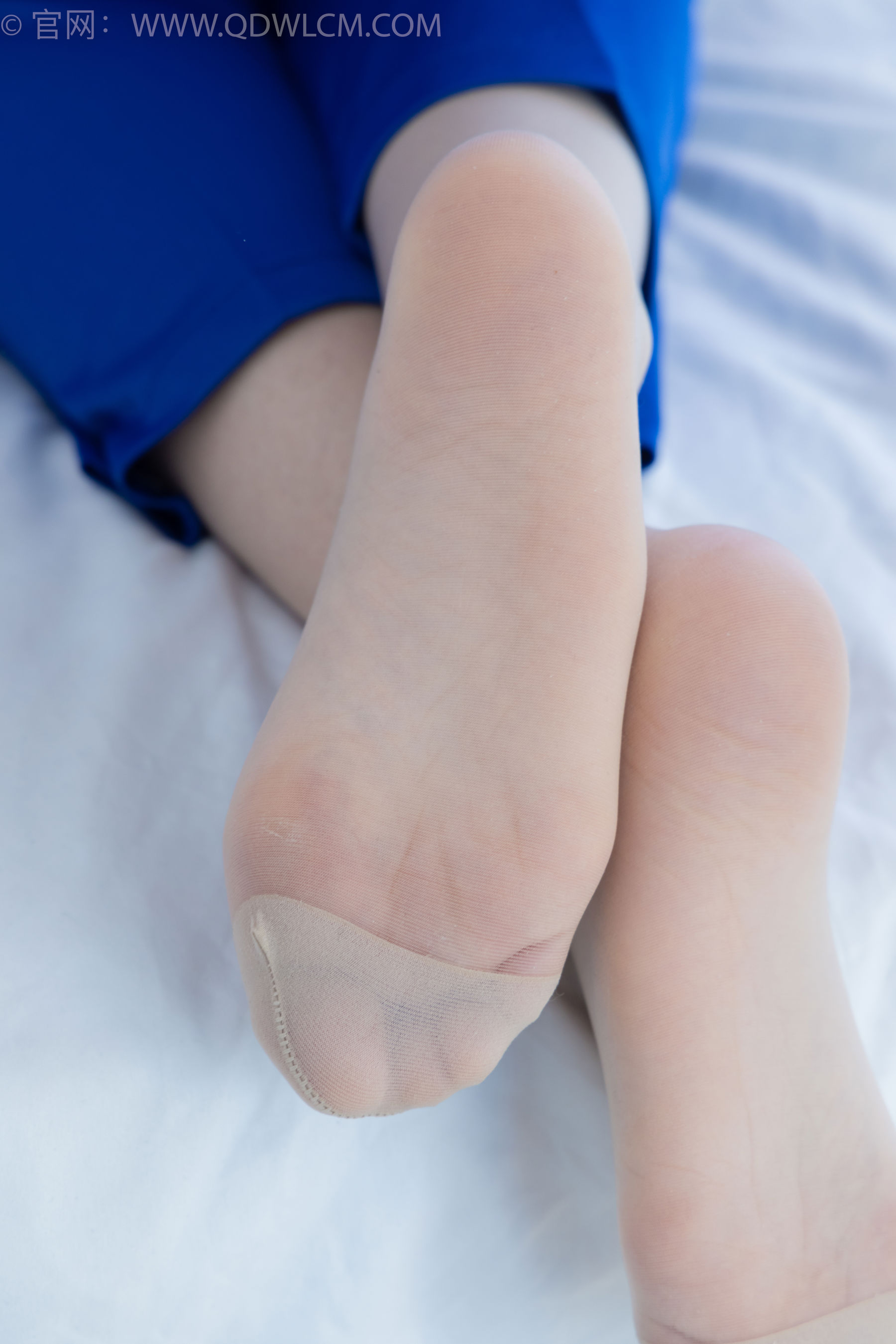 物恋传媒 No.2406 橙橙 - 帆布鞋、白棉袜、薄肉丝、校服裤里丝/(170P)