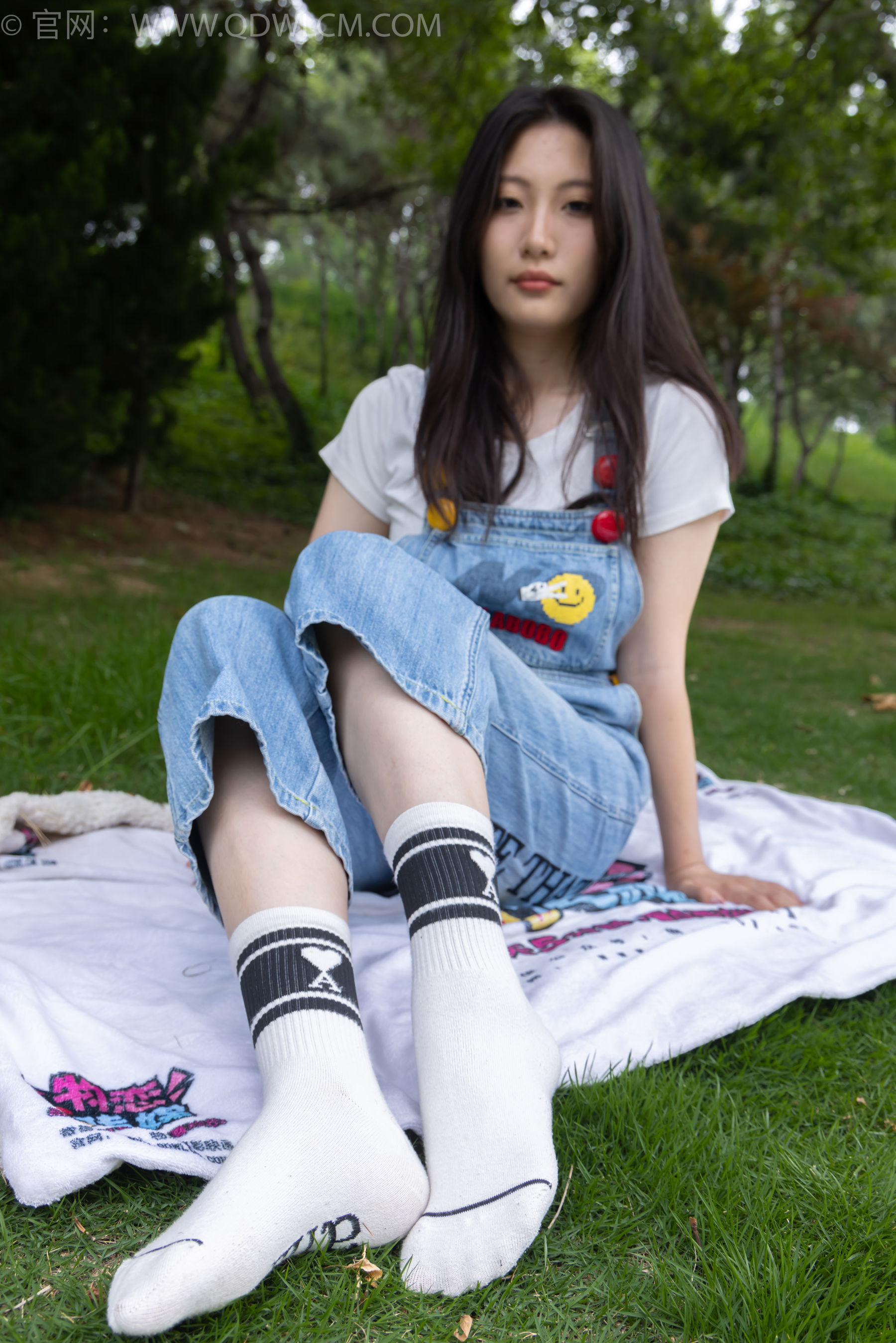 物恋传媒 No.2407 奶糖 - 帆布鞋、自然穿脏白棉袜、裸足/(160P)