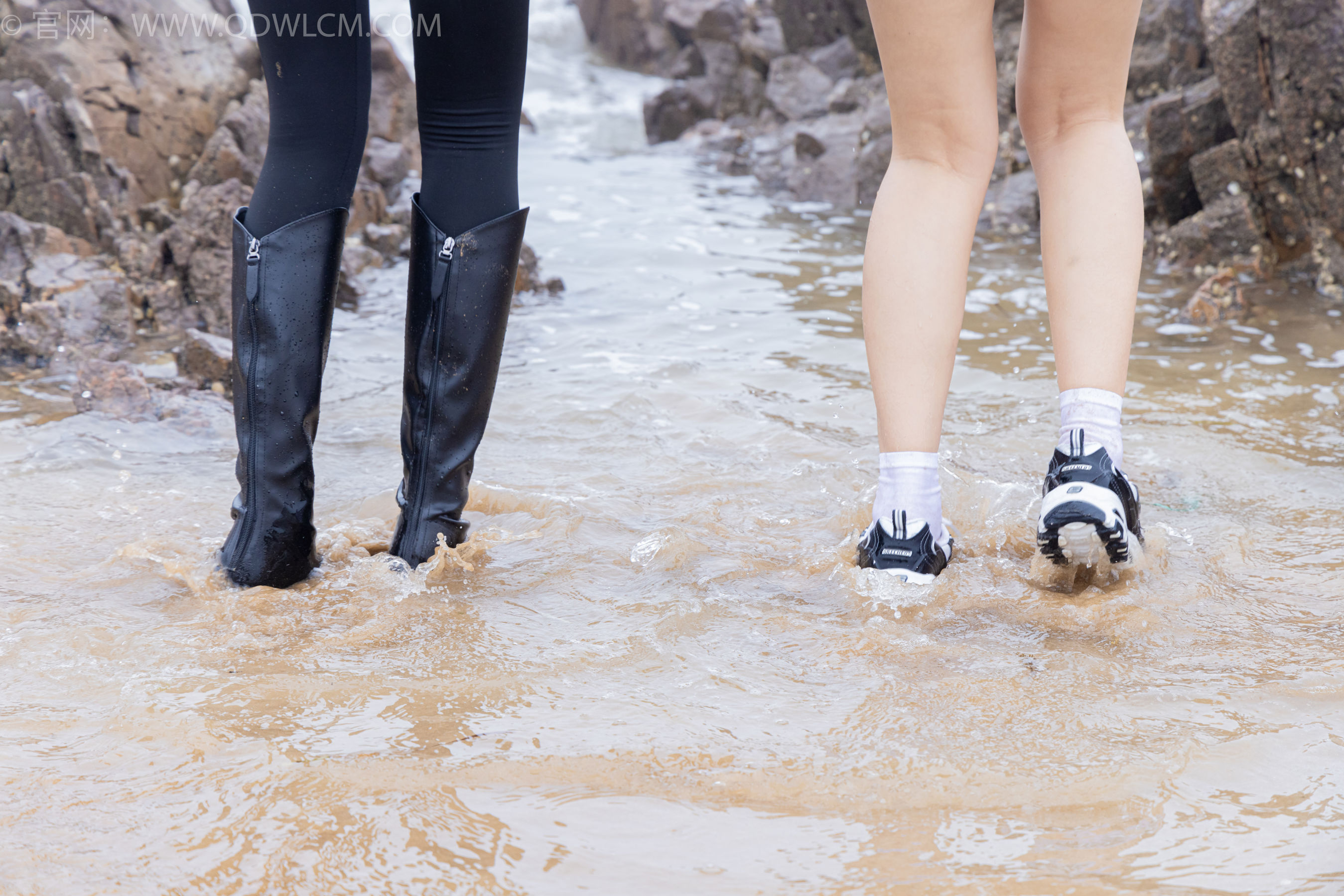 物恋传媒 No.2405 岚岚泡泡 - 长靴、运动鞋、白棉袜/(170P)