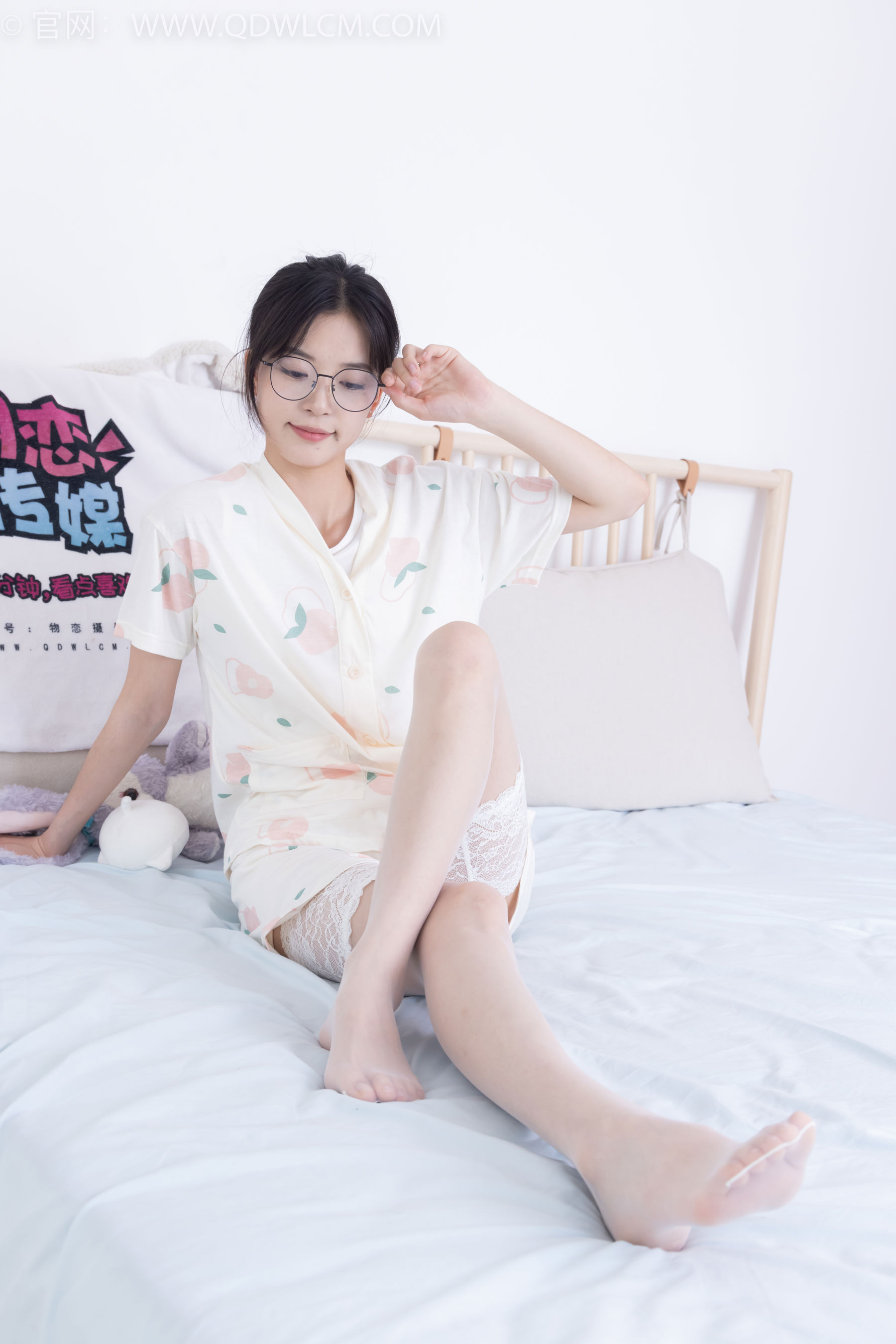 物恋传媒 No.2408 茯苓 - 高跟凉鞋、薄白丝/(160P)