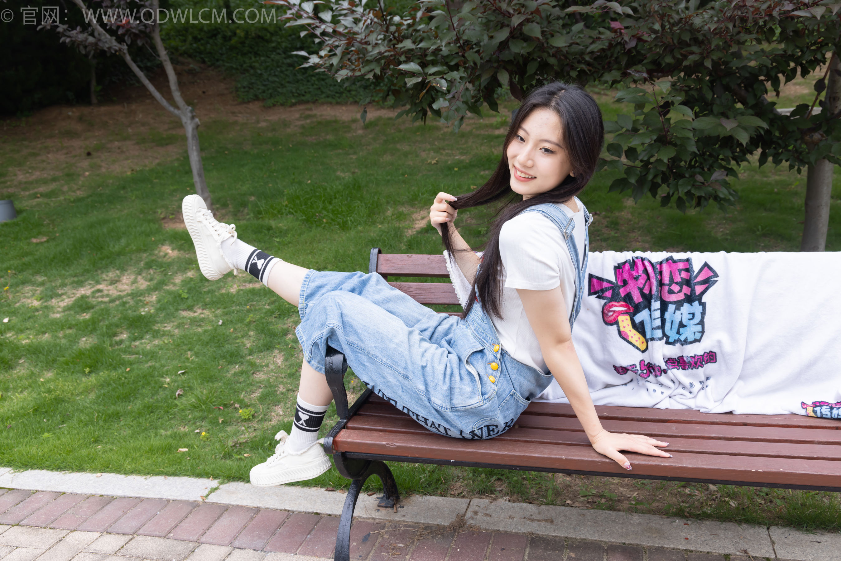 物恋传媒 No.2407 奶糖 - 帆布鞋、自然穿脏白棉袜、裸足/(160P)