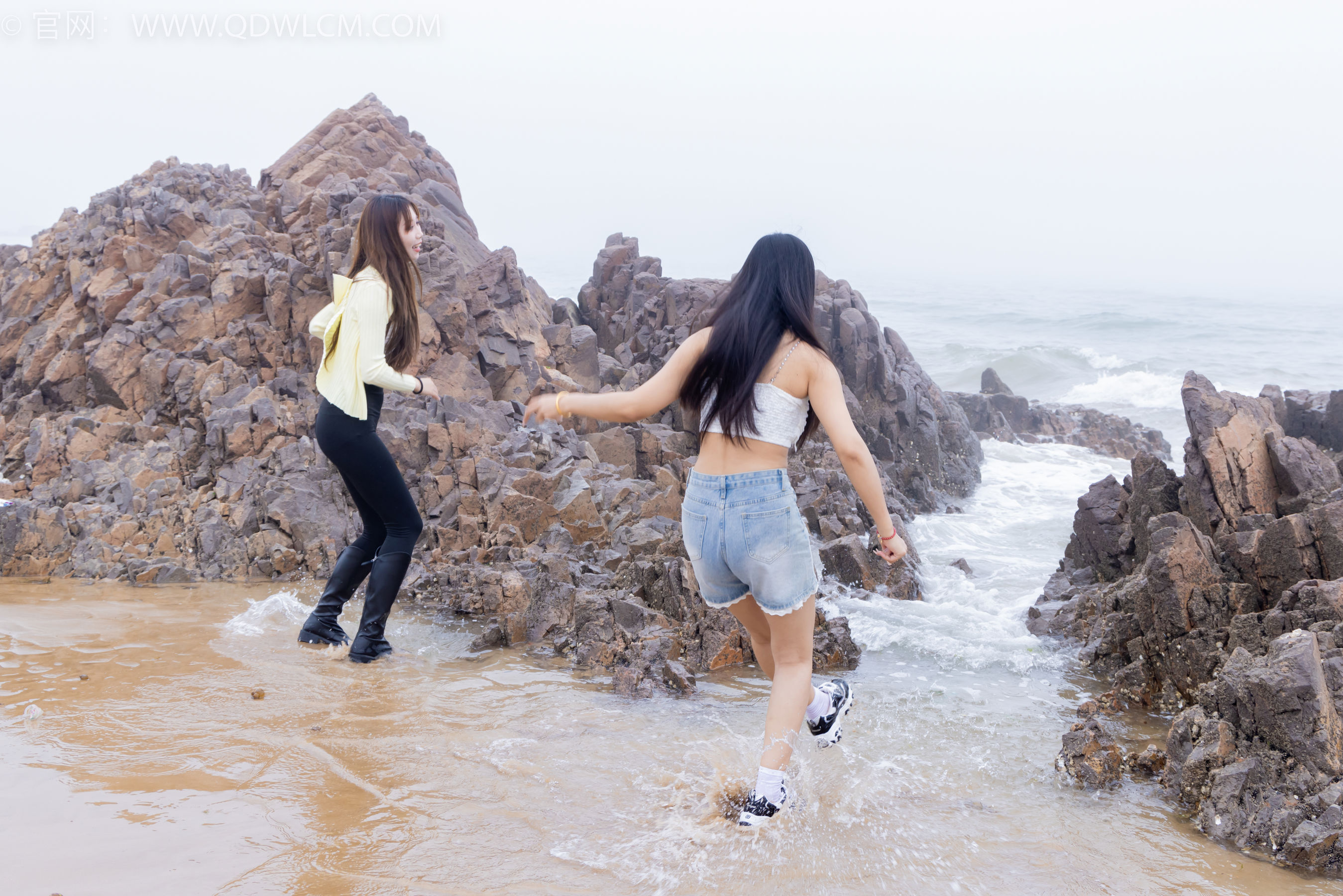 物恋传媒 No.2405 岚岚泡泡 - 长靴、运动鞋、白棉袜/(170P)