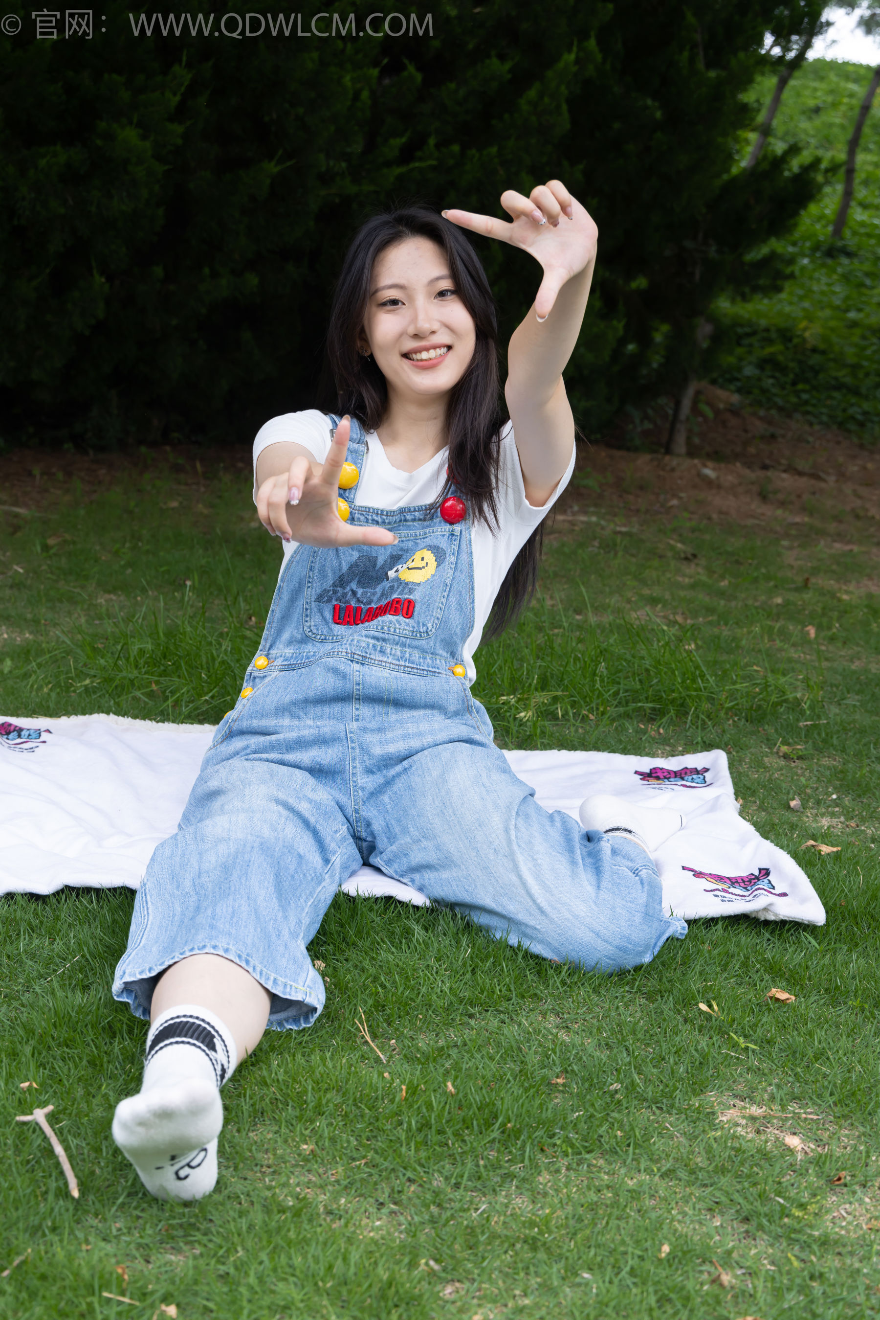 物恋传媒 No.2407 奶糖 - 帆布鞋、自然穿脏白棉袜、裸足/(160P)