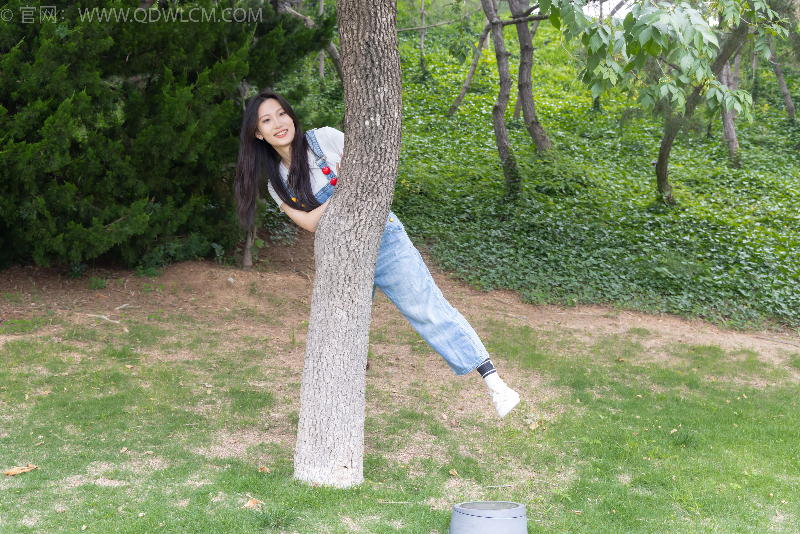 物恋传媒 No.2407 奶糖 - 帆布鞋、自然穿脏白棉袜、裸足/(160P)