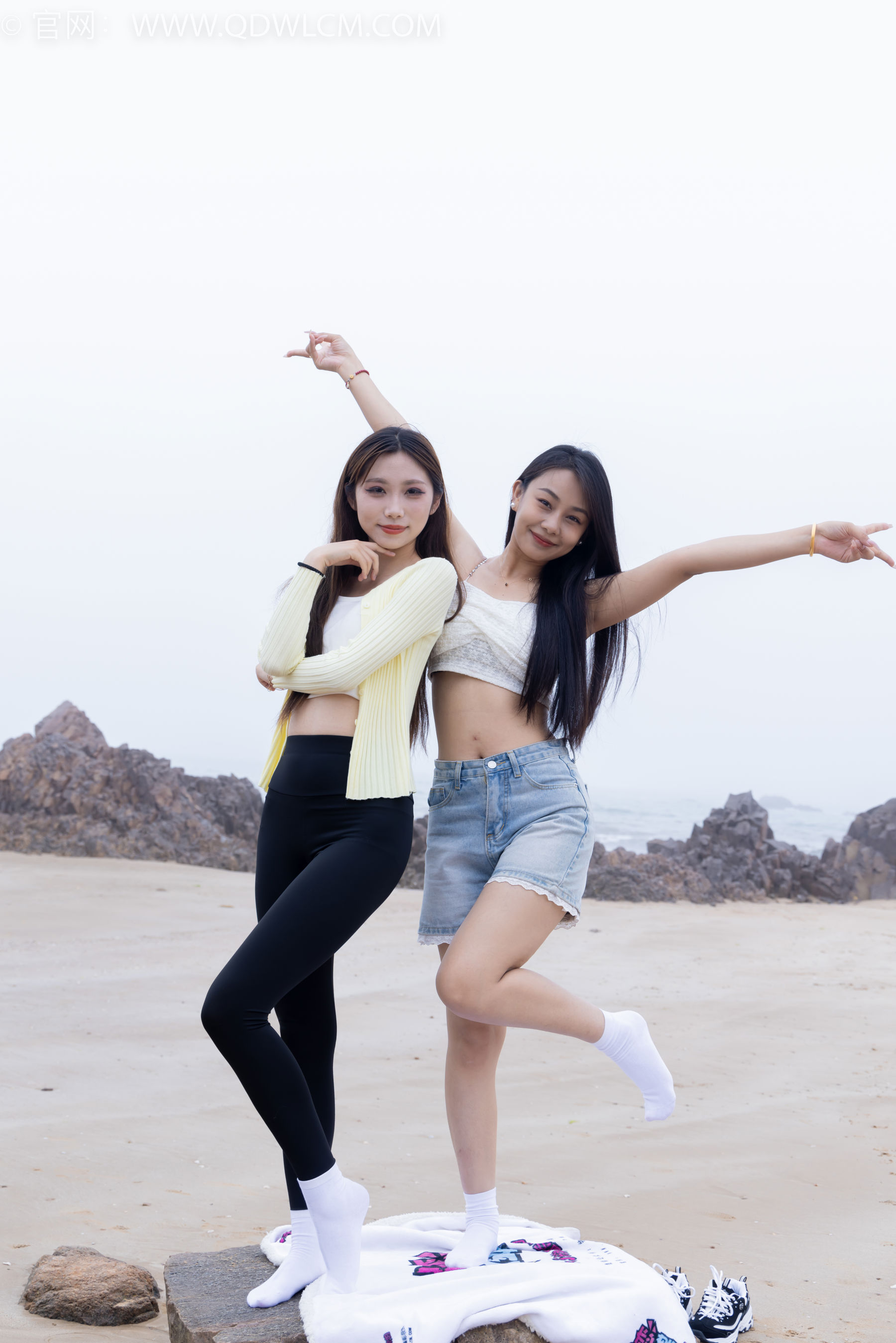 物恋传媒 No.2405 岚岚泡泡 - 长靴、运动鞋、白棉袜/(170P)