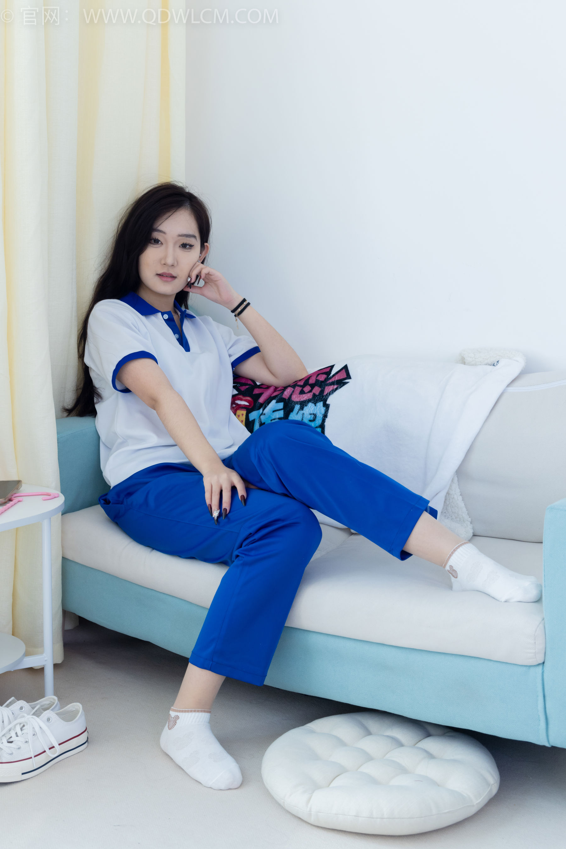 物恋传媒 No.2406 橙橙 - 帆布鞋、白棉袜、薄肉丝、校服裤里丝/(170P)