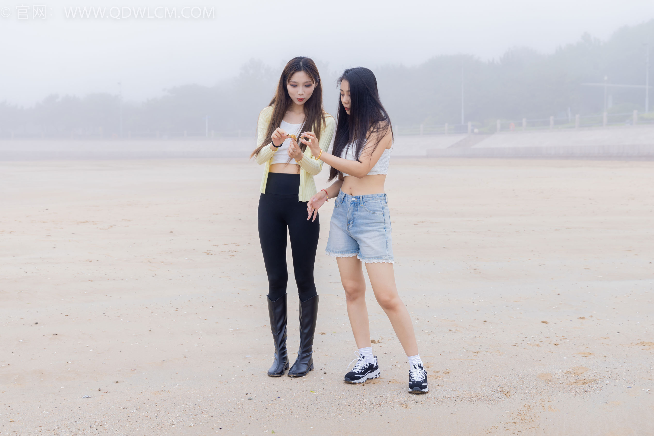 物恋传媒 No.2405 岚岚泡泡 - 长靴、运动鞋、白棉袜/(170P)