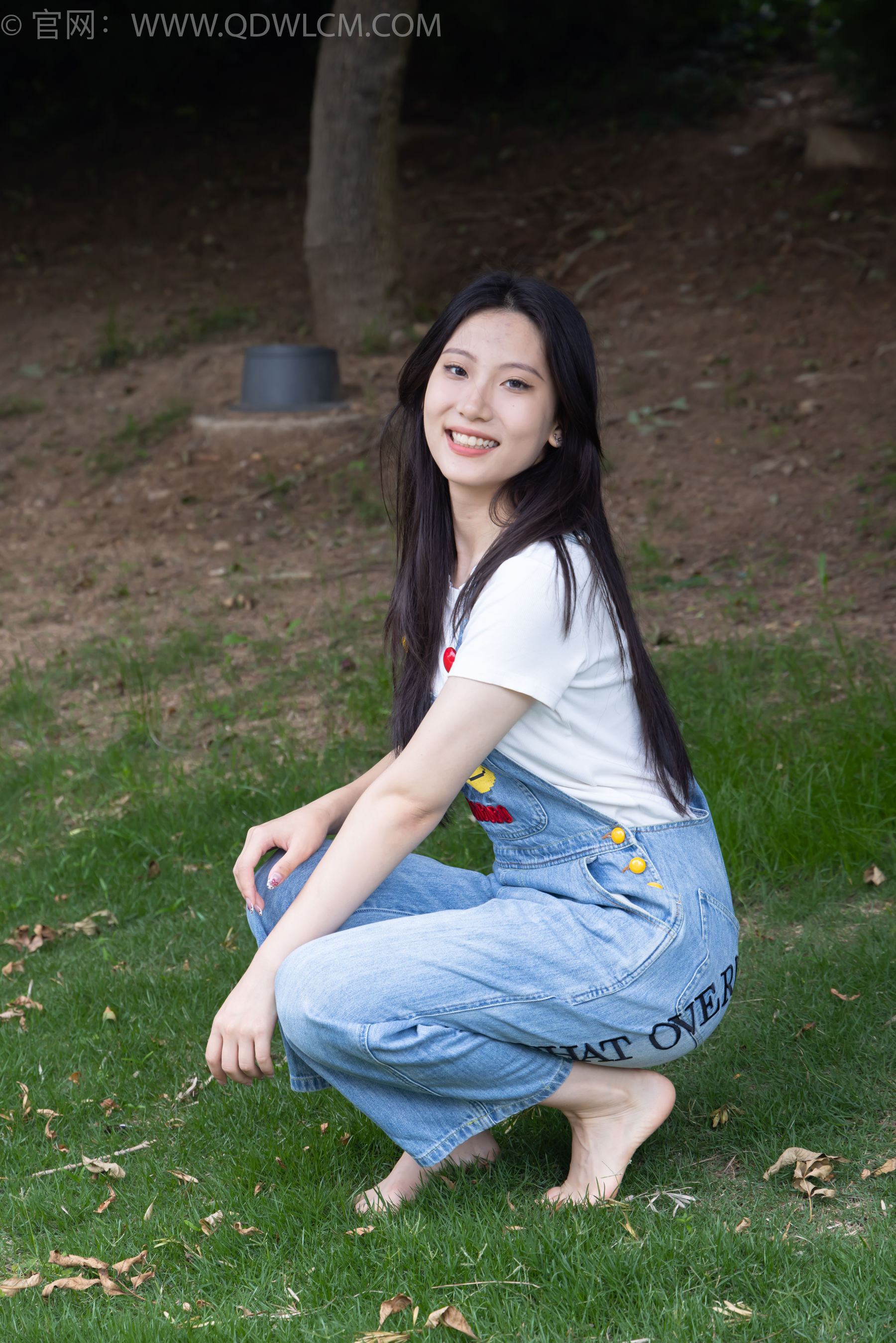 物恋传媒 No.2407 奶糖 - 帆布鞋、自然穿脏白棉袜、裸足/(160P)