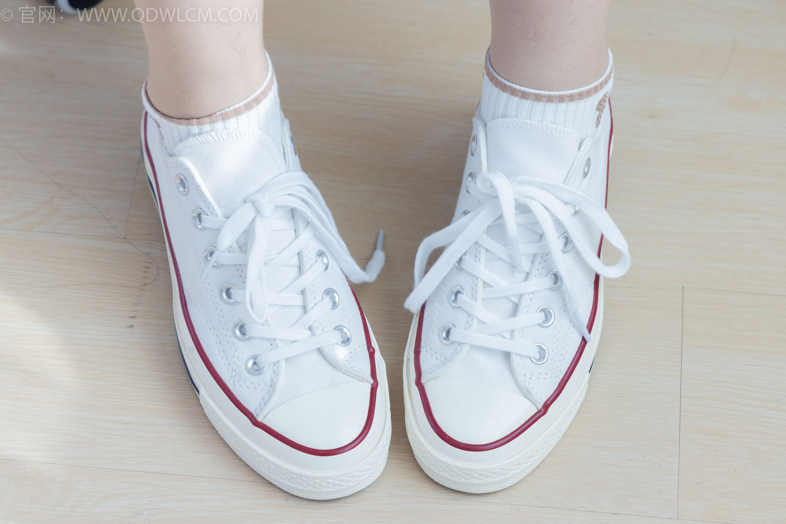 物恋传媒 No.2406 橙橙 - 帆布鞋、白棉袜、薄肉丝、校服裤里丝/(170P)