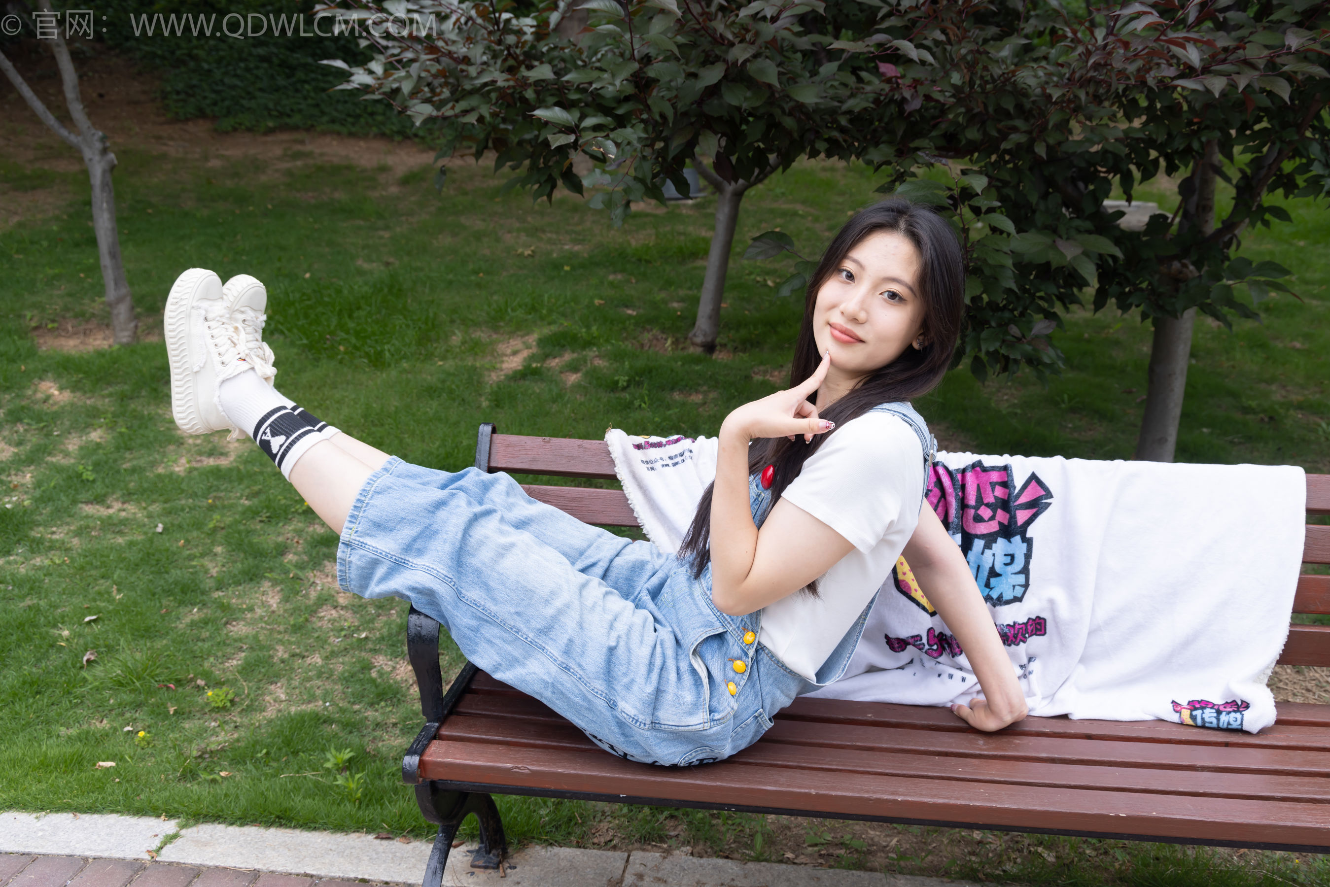 物恋传媒 No.2407 奶糖 - 帆布鞋、自然穿脏白棉袜、裸足/(160P)