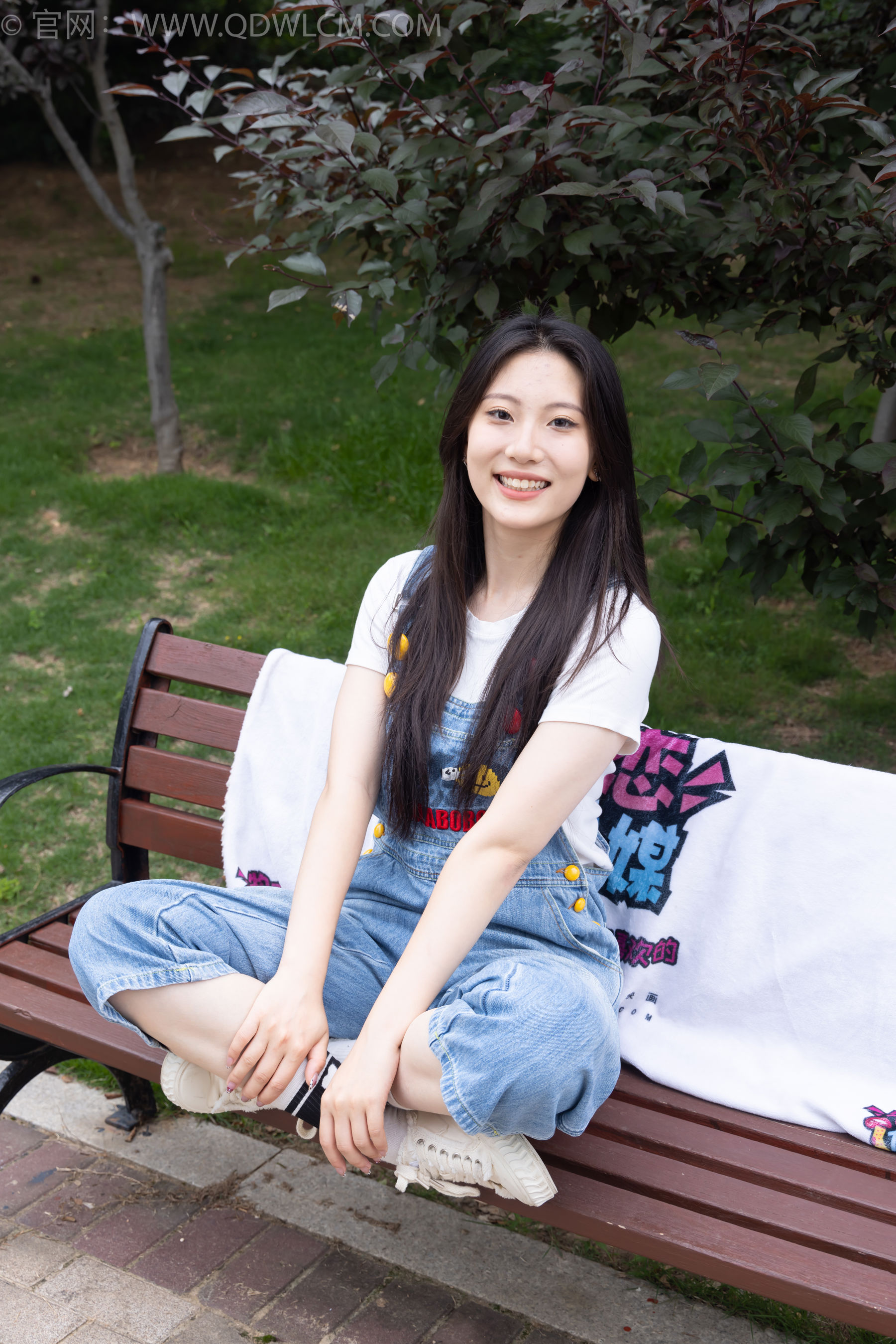 物恋传媒 No.2407 奶糖 - 帆布鞋、自然穿脏白棉袜、裸足/(160P)