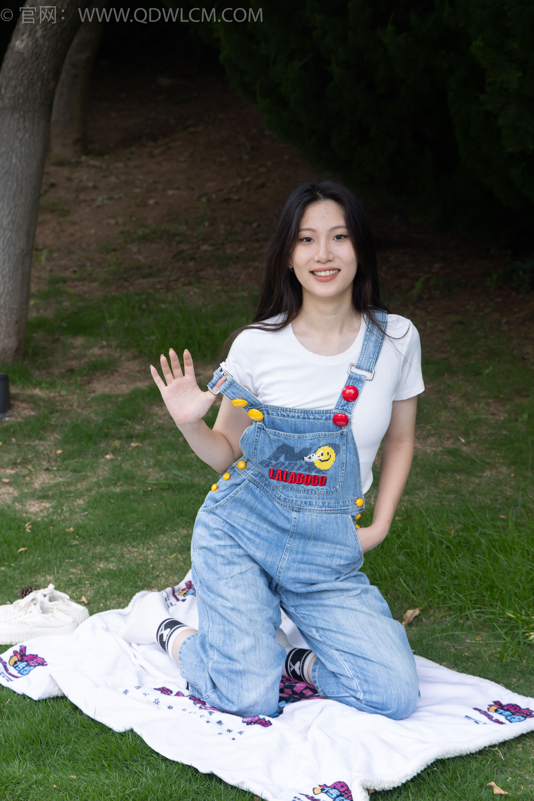 物恋传媒 No.2407 奶糖 - 帆布鞋、自然穿脏白棉袜、裸足/(160P)