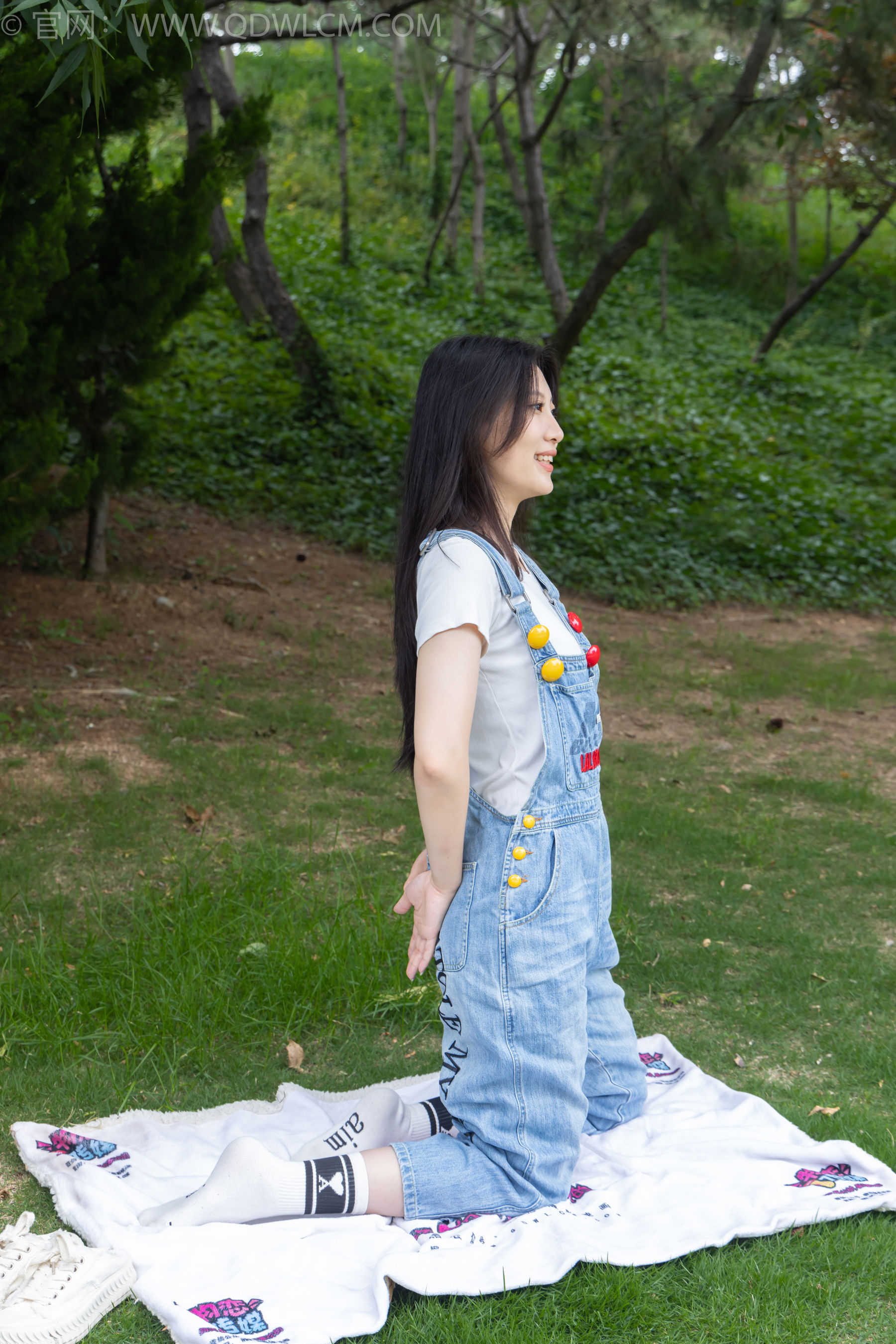 物恋传媒 No.2407 奶糖 - 帆布鞋、自然穿脏白棉袜、裸足/(160P)