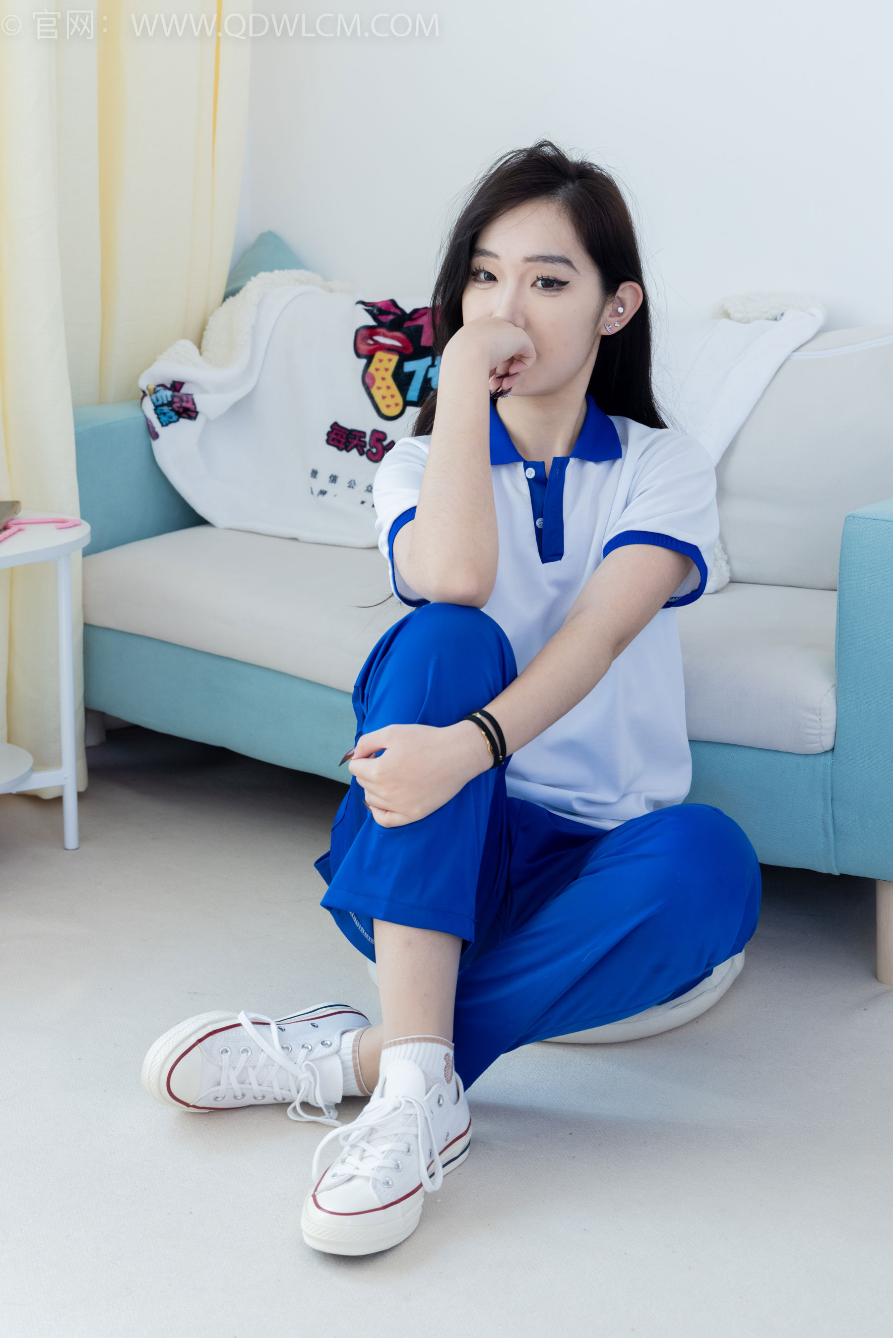 物恋传媒 No.2406 橙橙 - 帆布鞋、白棉袜、薄肉丝、校服裤里丝/(170P)