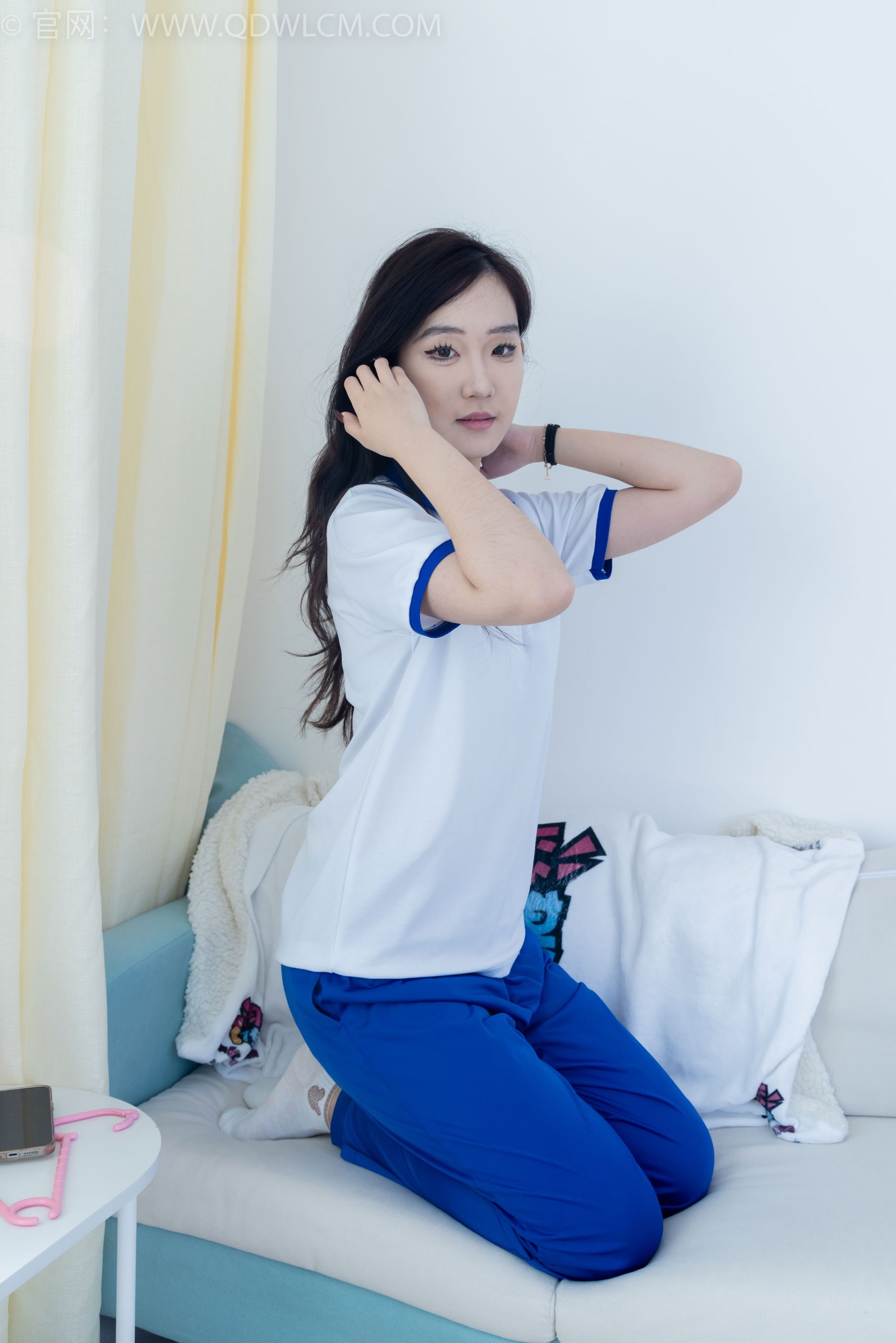 物恋传媒 No.2406 橙橙 - 帆布鞋、白棉袜、薄肉丝、校服裤里丝/(170P)