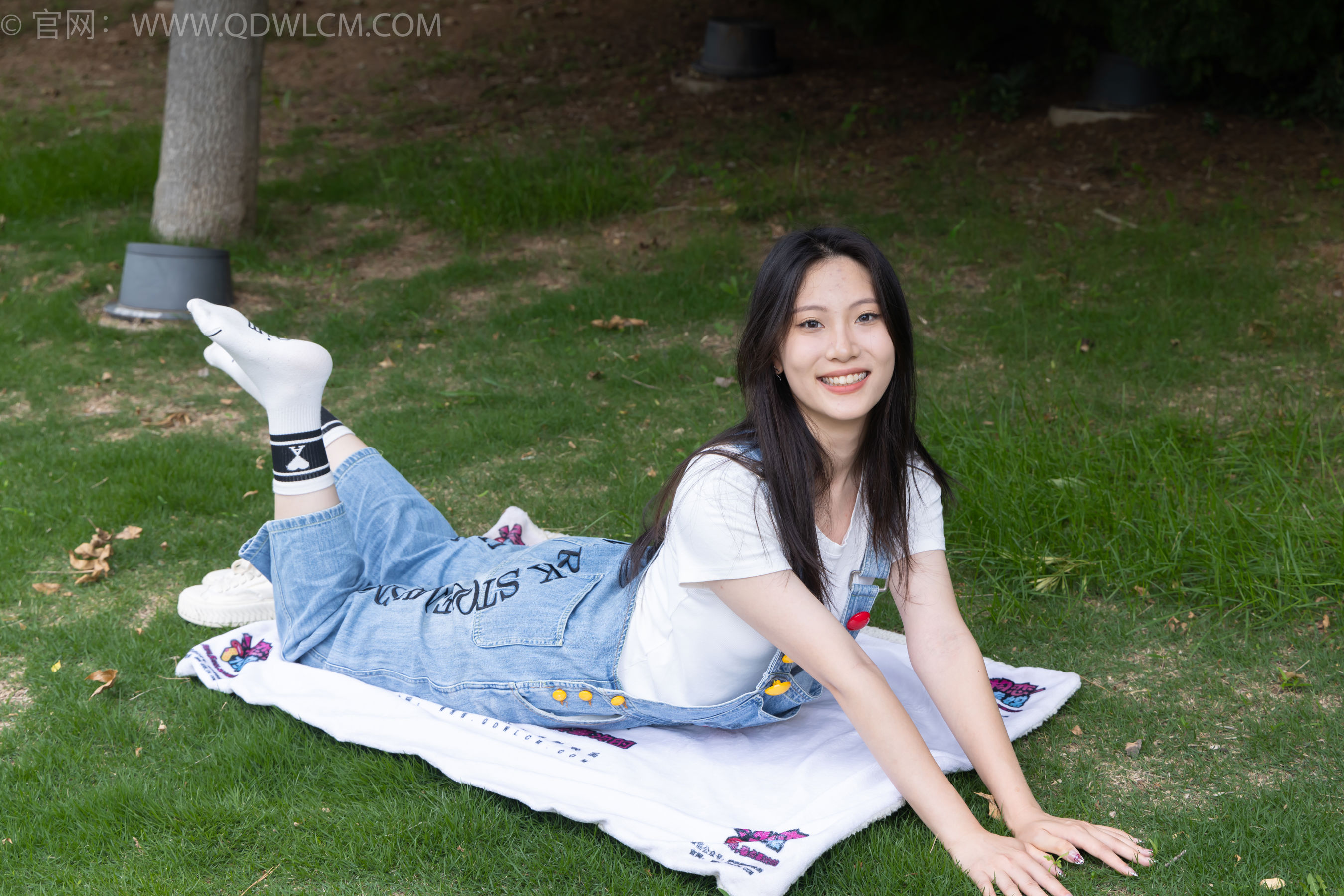 物恋传媒 No.2407 奶糖 - 帆布鞋、自然穿脏白棉袜、裸足/(160P)