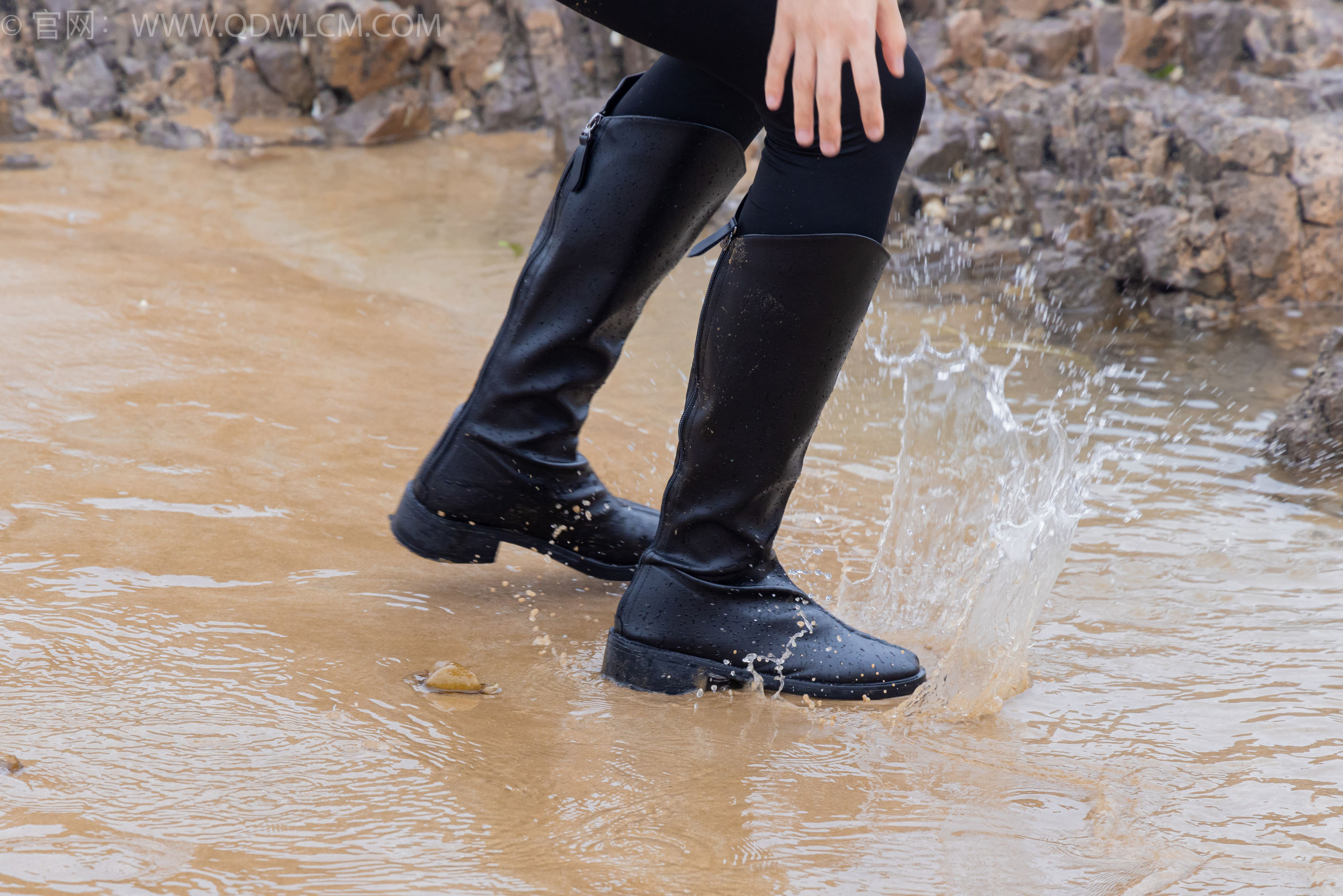 物恋传媒 No.2405 岚岚泡泡 - 长靴、运动鞋、白棉袜/(170P)