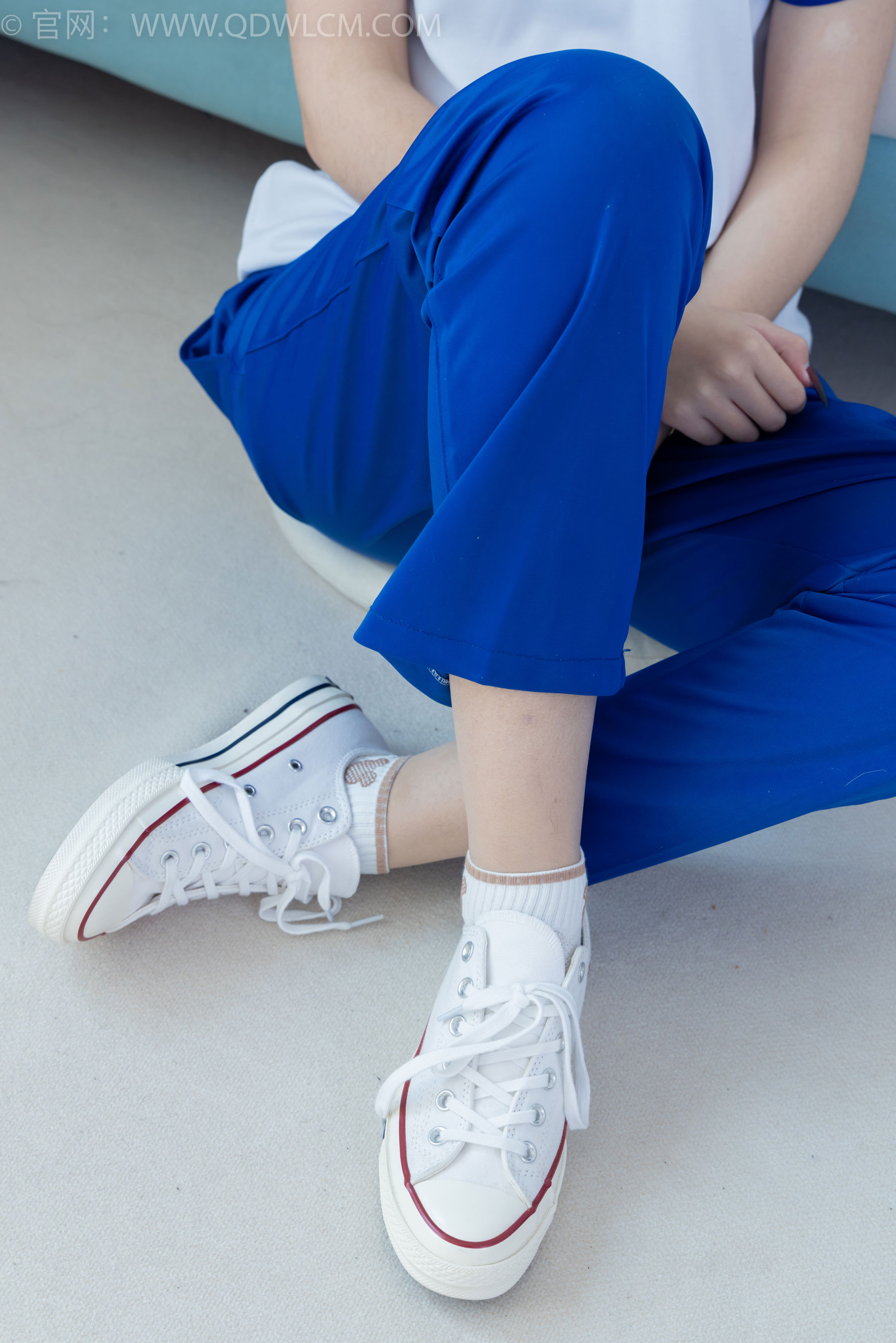 物恋传媒 No.2406 橙橙 - 帆布鞋、白棉袜、薄肉丝、校服裤里丝/(170P)