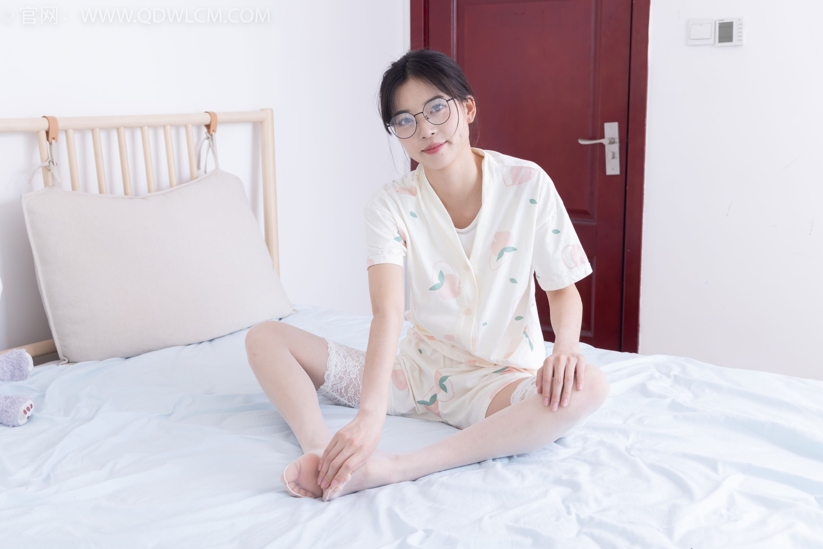 物恋传媒 No.2408 茯苓 - 高跟凉鞋、薄白丝/(160P)