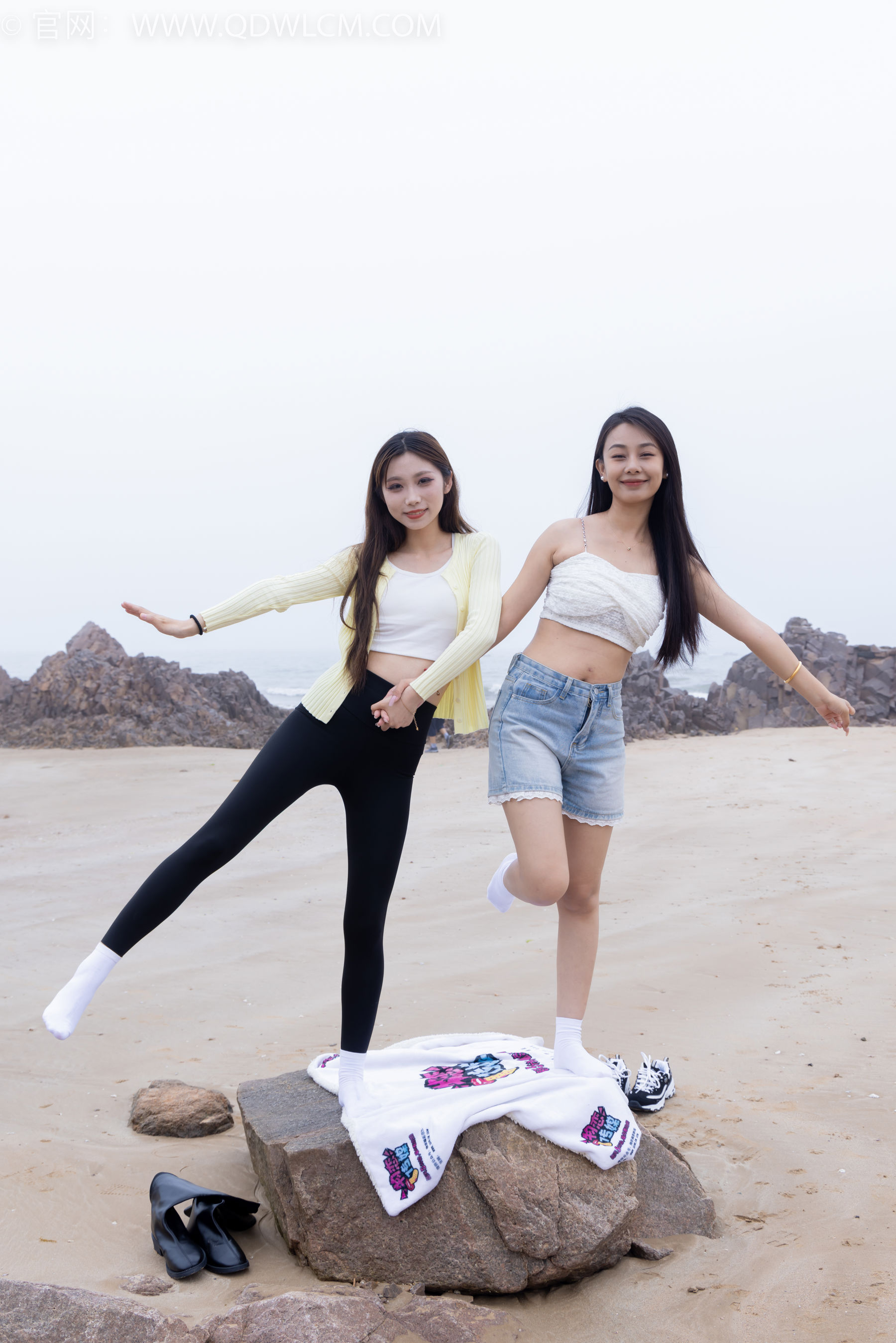 物恋传媒 No.2405 岚岚泡泡 - 长靴、运动鞋、白棉袜/(170P)