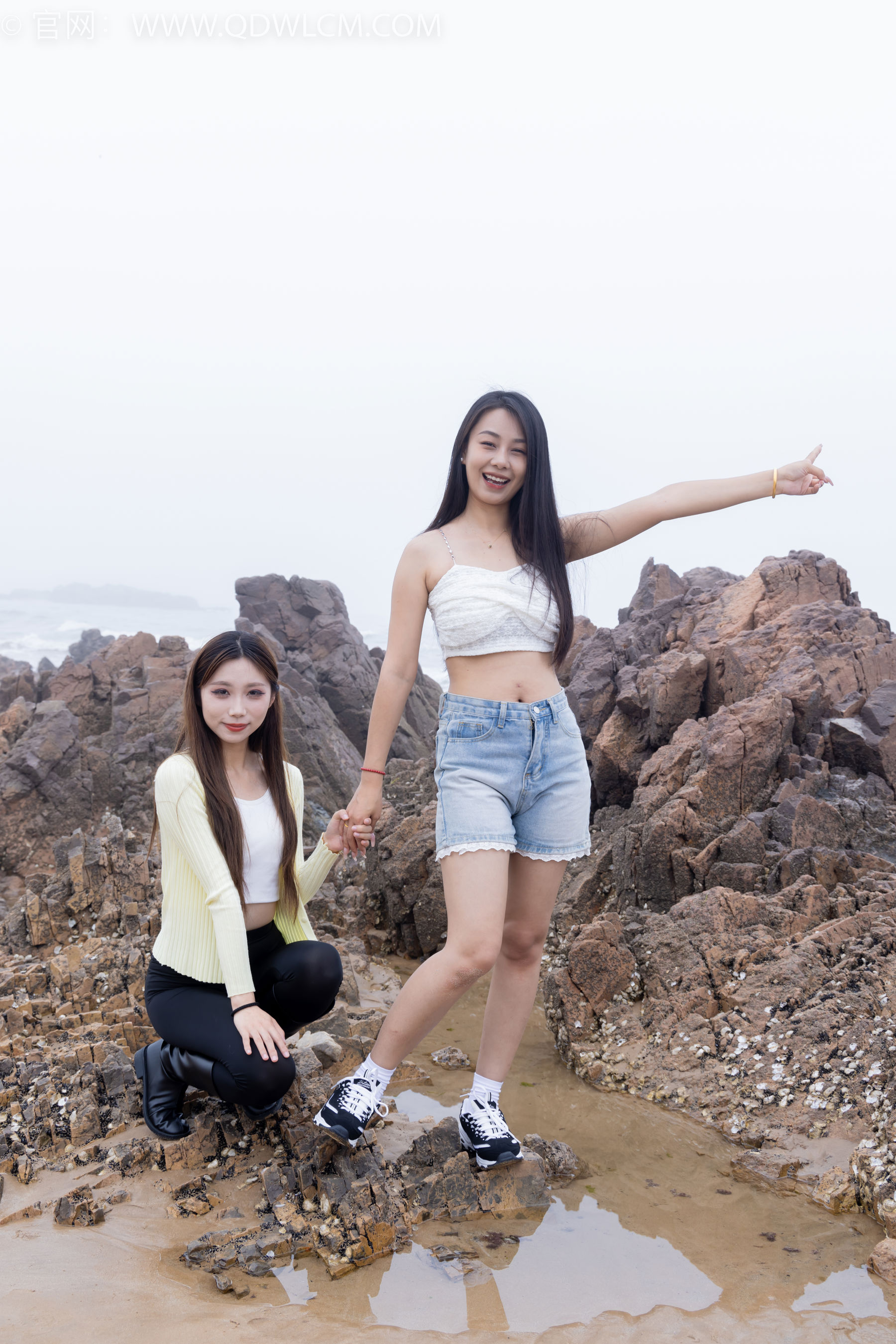 物恋传媒 No.2405 岚岚泡泡 - 长靴、运动鞋、白棉袜/(170P)