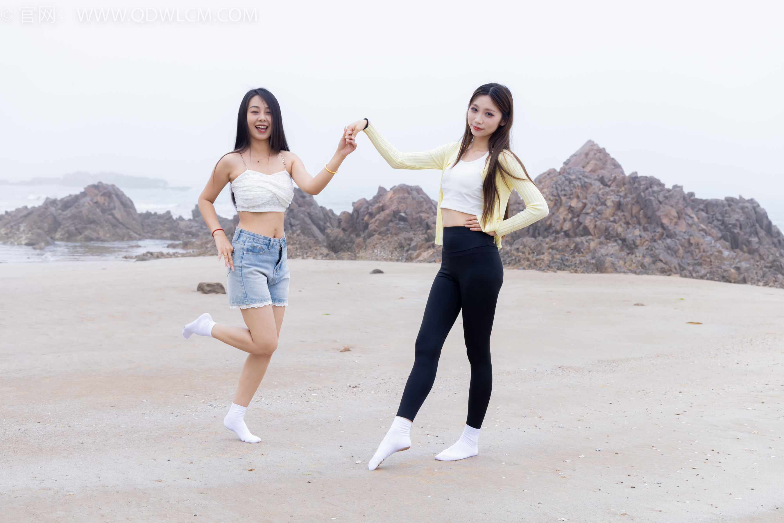 物恋传媒 No.2405 岚岚泡泡 - 长靴、运动鞋、白棉袜/(170P)