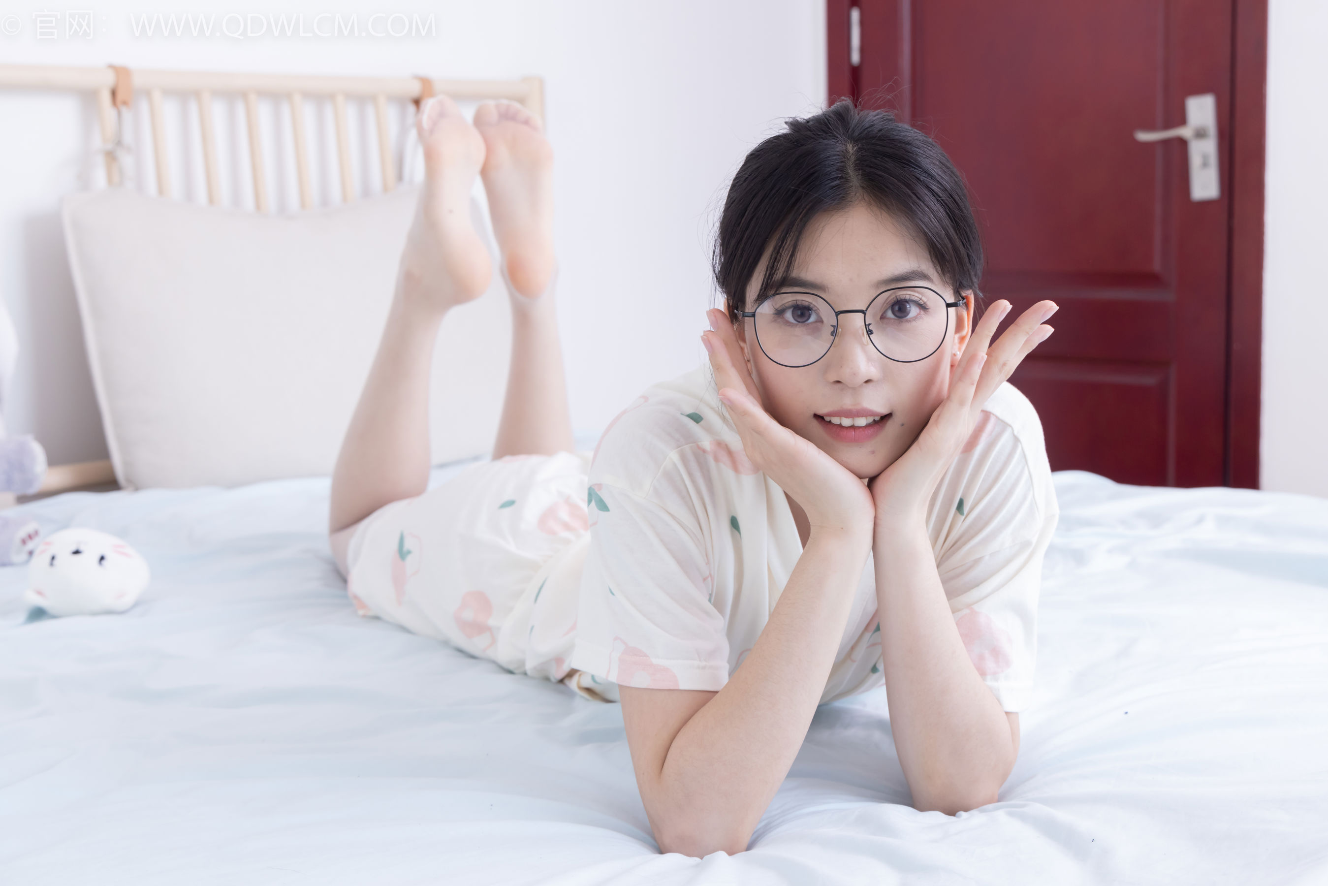 物恋传媒 No.2408 茯苓 - 高跟凉鞋、薄白丝/(160P)