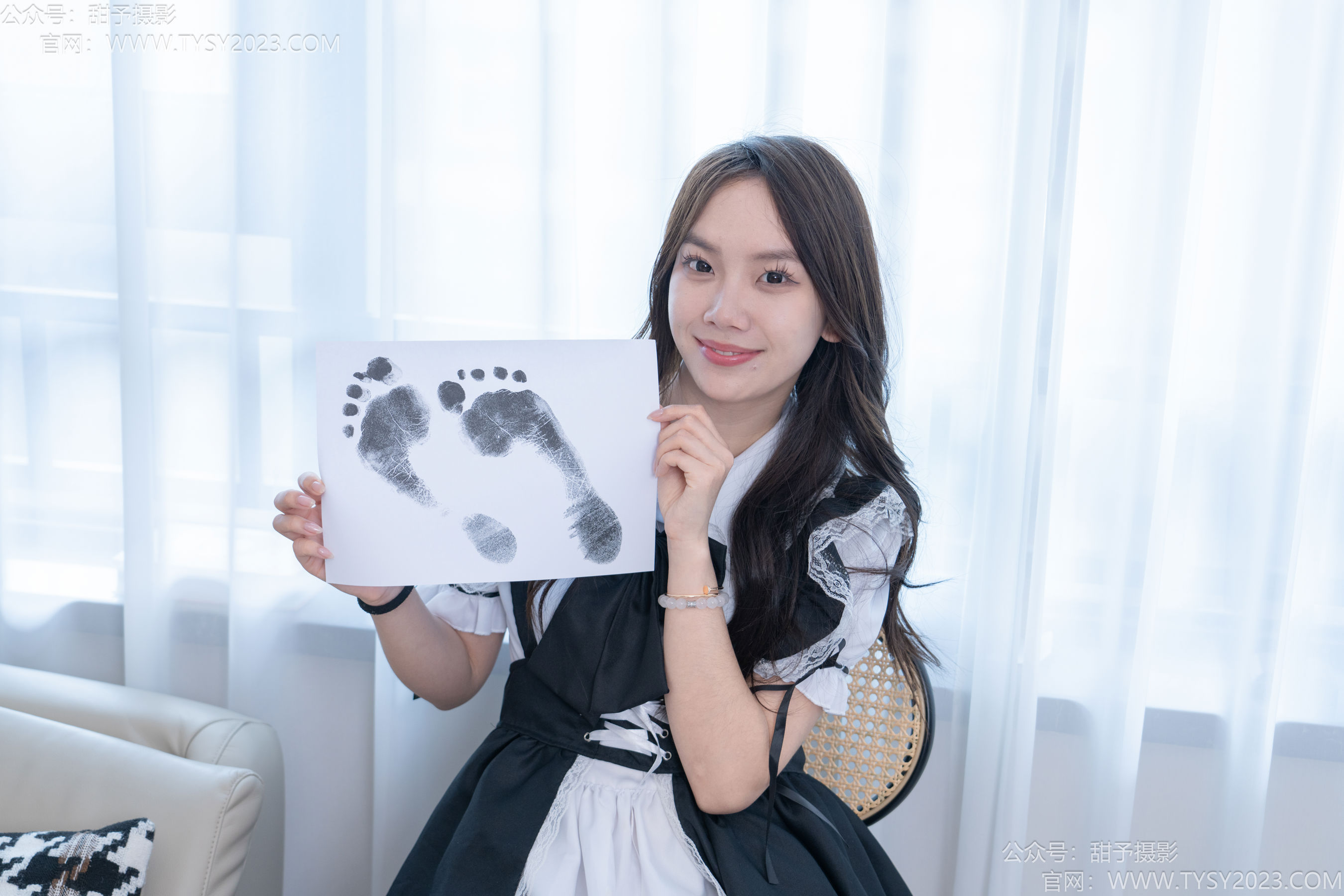 甜予摄影 No.195 贝壳 -皮鞋、薄黑丝、裸足、足印剧情/(129P)