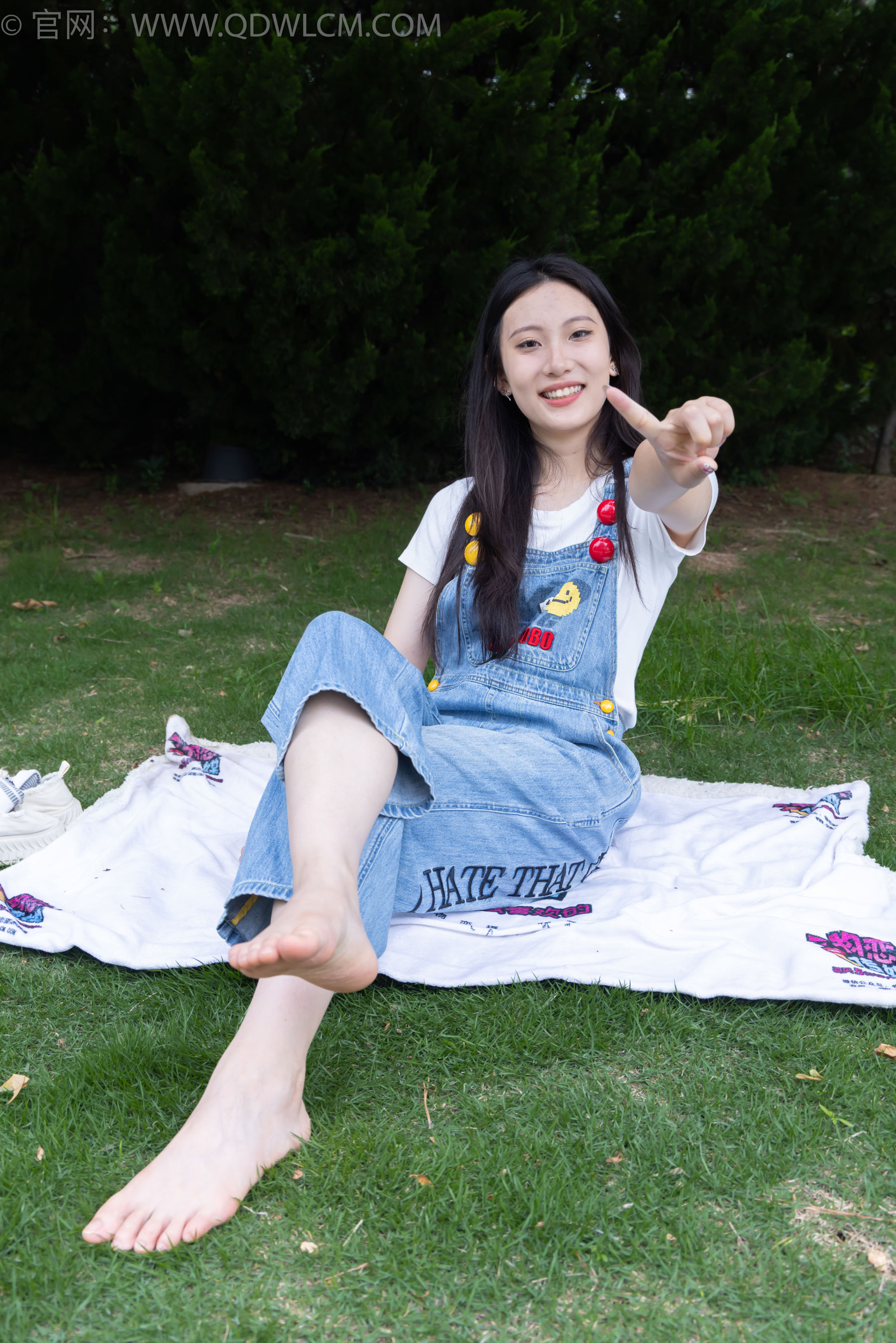 物恋传媒 No.2407 奶糖 - 帆布鞋、自然穿脏白棉袜、裸足/(160P)